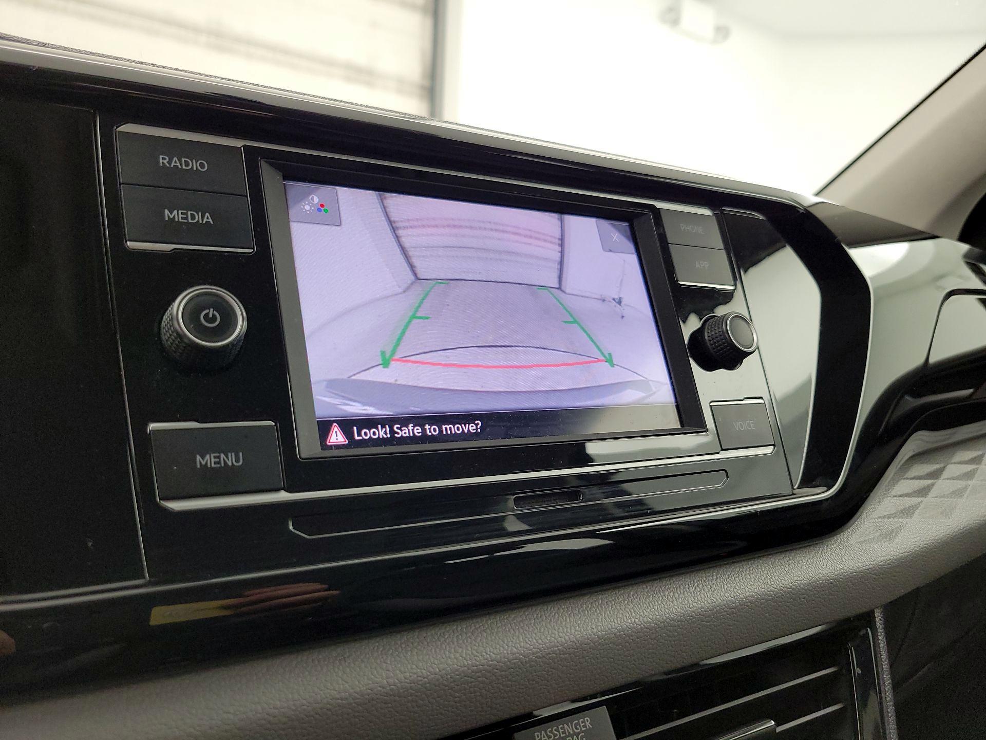 Thumbnail: 2022 Volkswagen Taos - 14