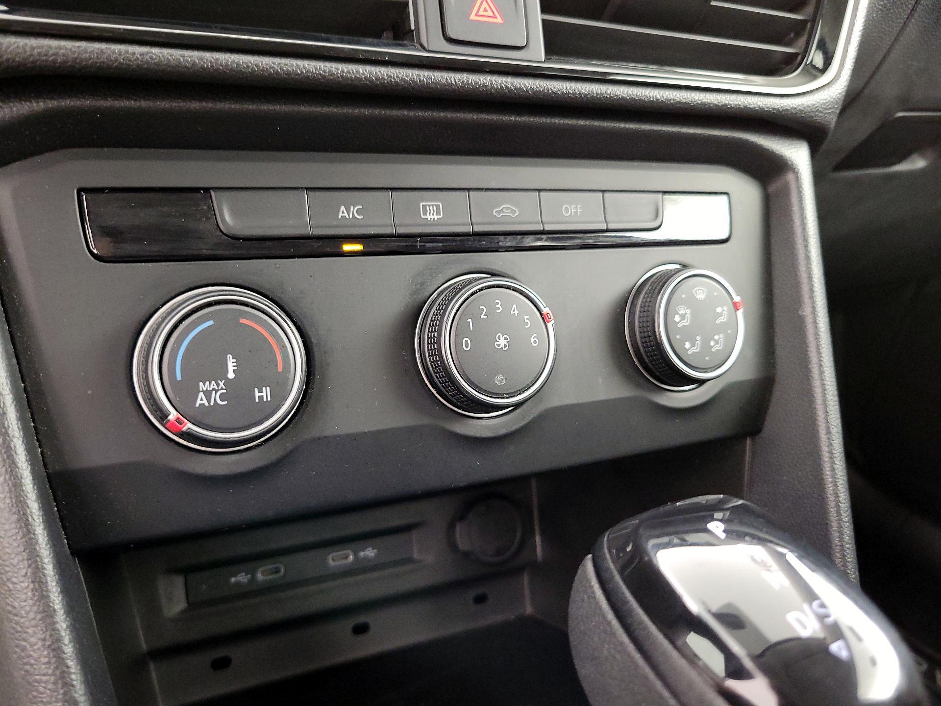 Thumbnail: 2022 Volkswagen Taos - 16