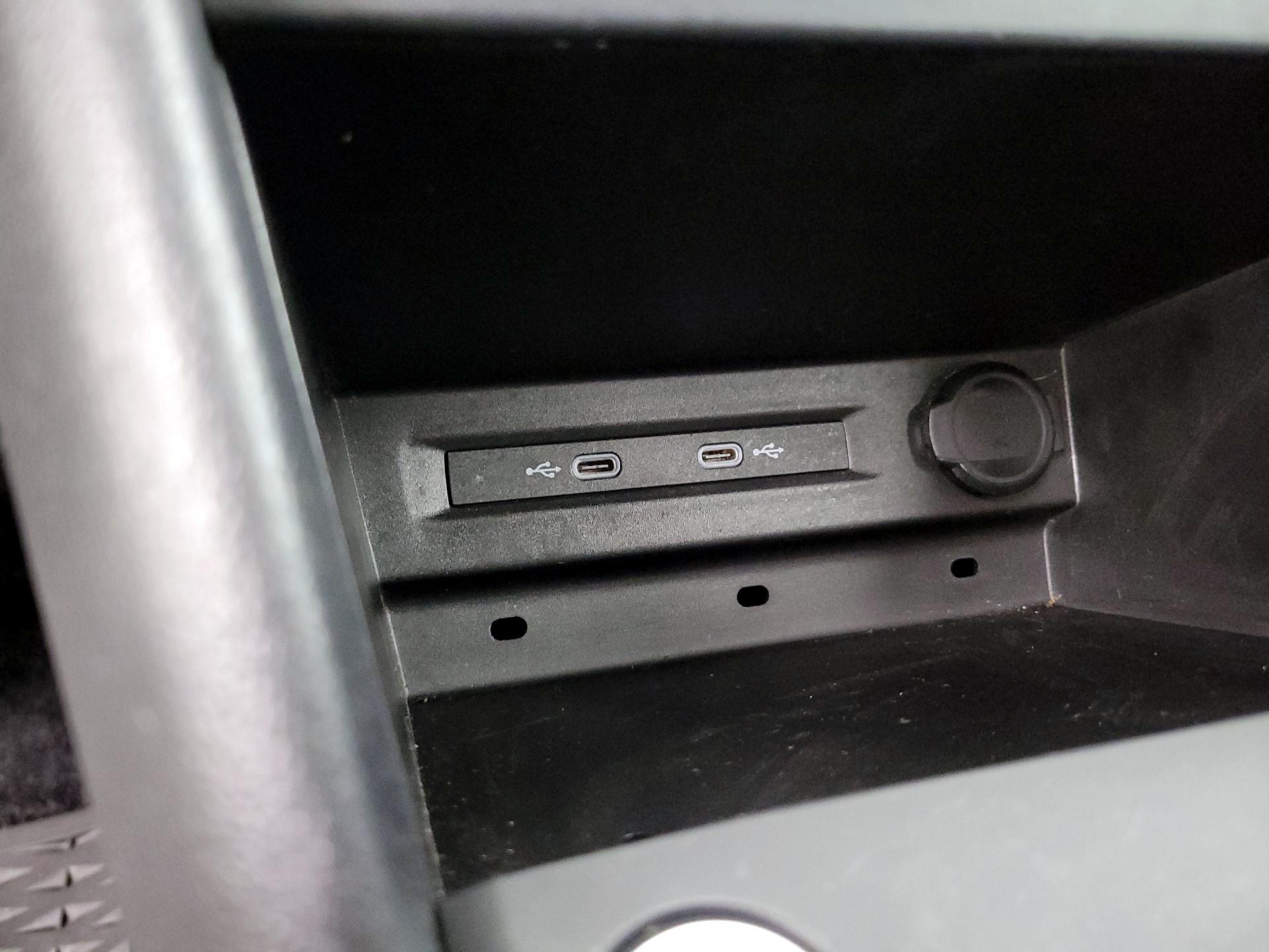 Thumbnail: 2022 Volkswagen Taos - 18