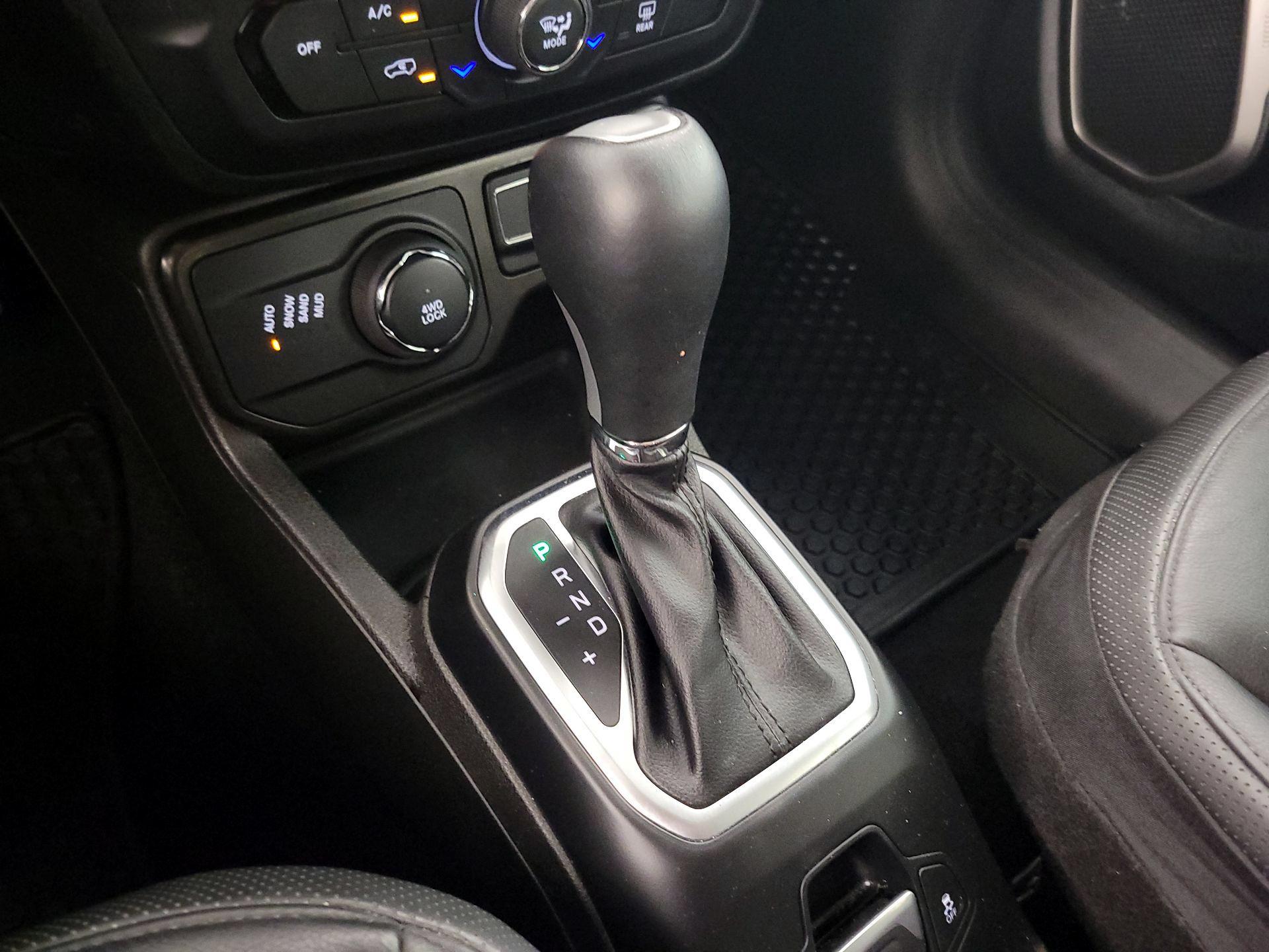 Thumbnail: 2023 Jeep Renegade - 18