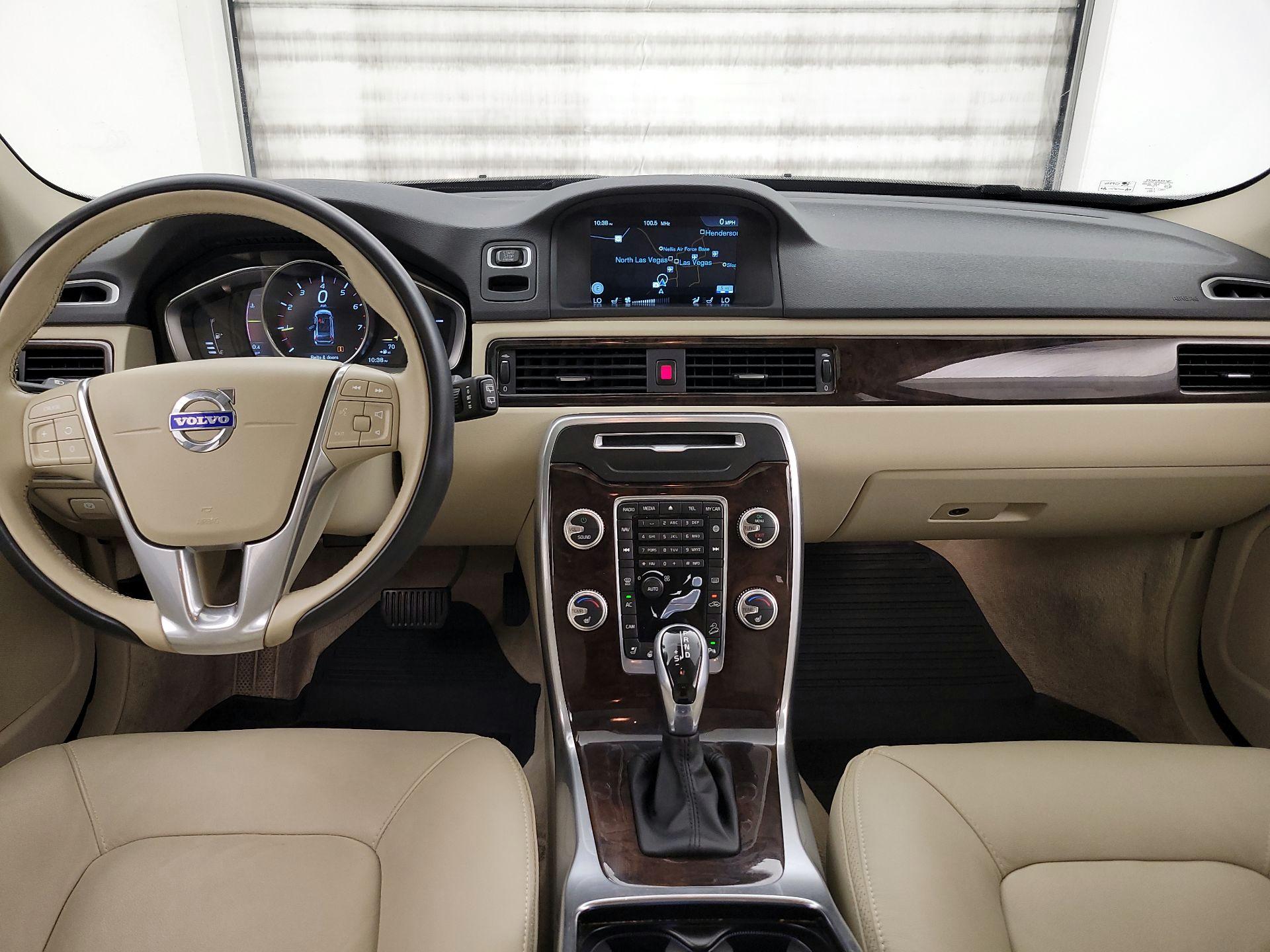 Thumbnail: 2015 Volvo XC70 - 9