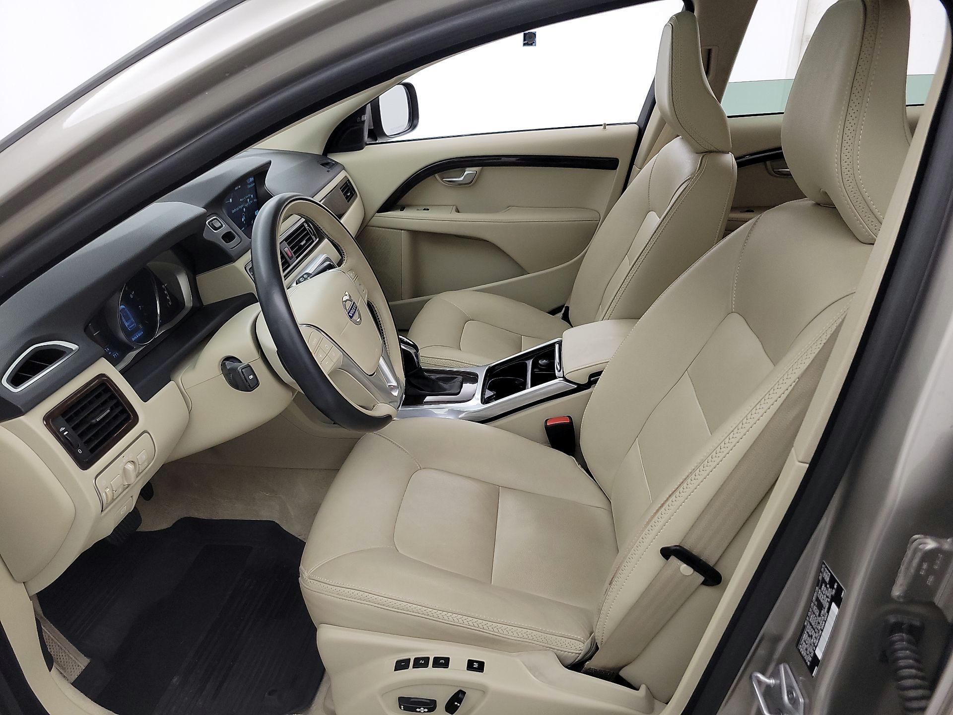 Thumbnail: 2015 Volvo XC70 - 11
