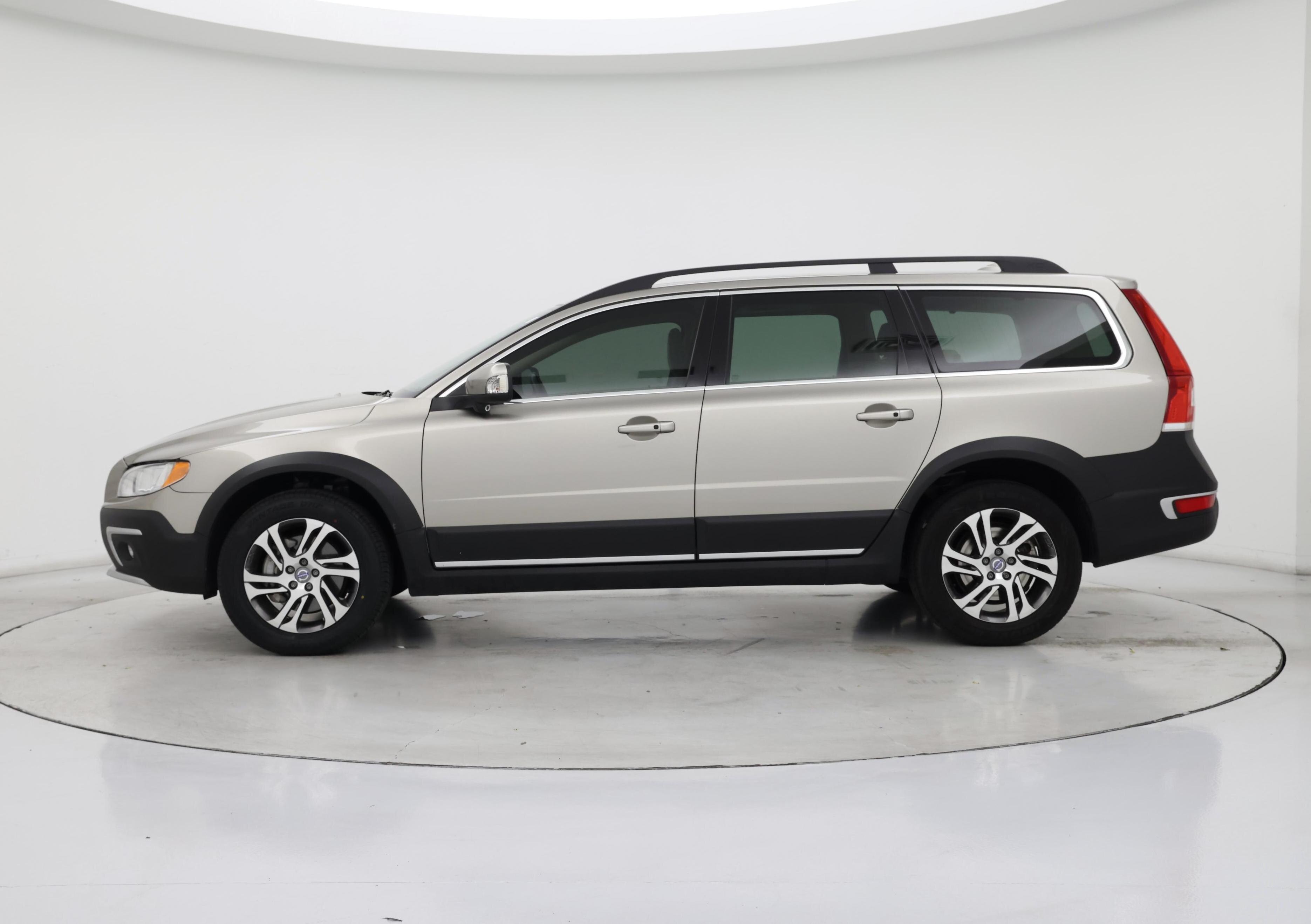Thumbnail: 2015 Volvo XC70 - 3