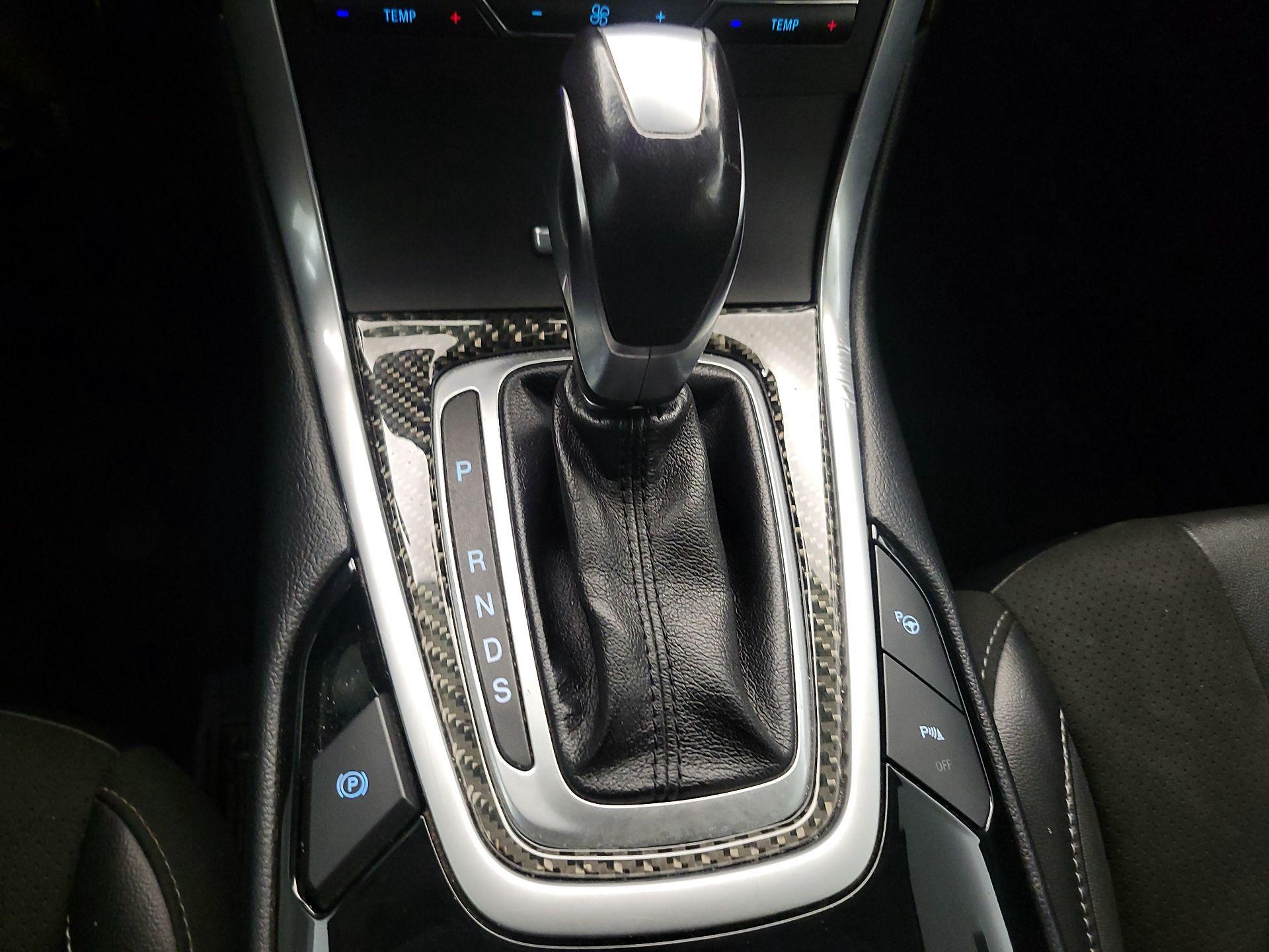 Thumbnail: 2018 Ford Edge - 18