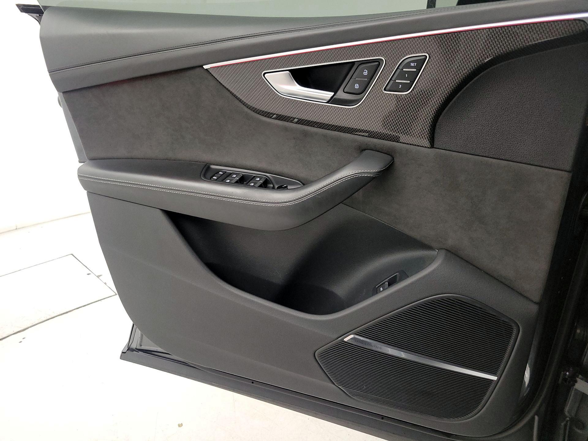 Thumbnail: 2021 Audi SQ8 - 12