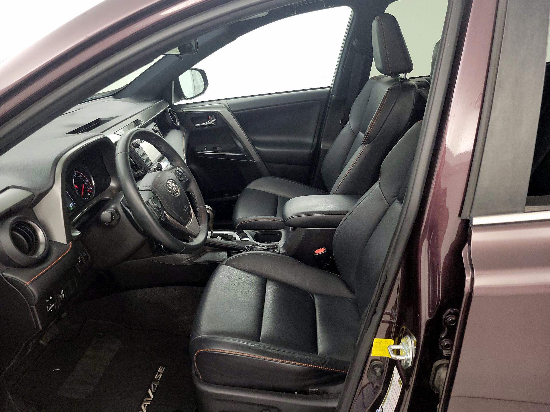 Thumbnail: 2016 Toyota RAV4 - 11