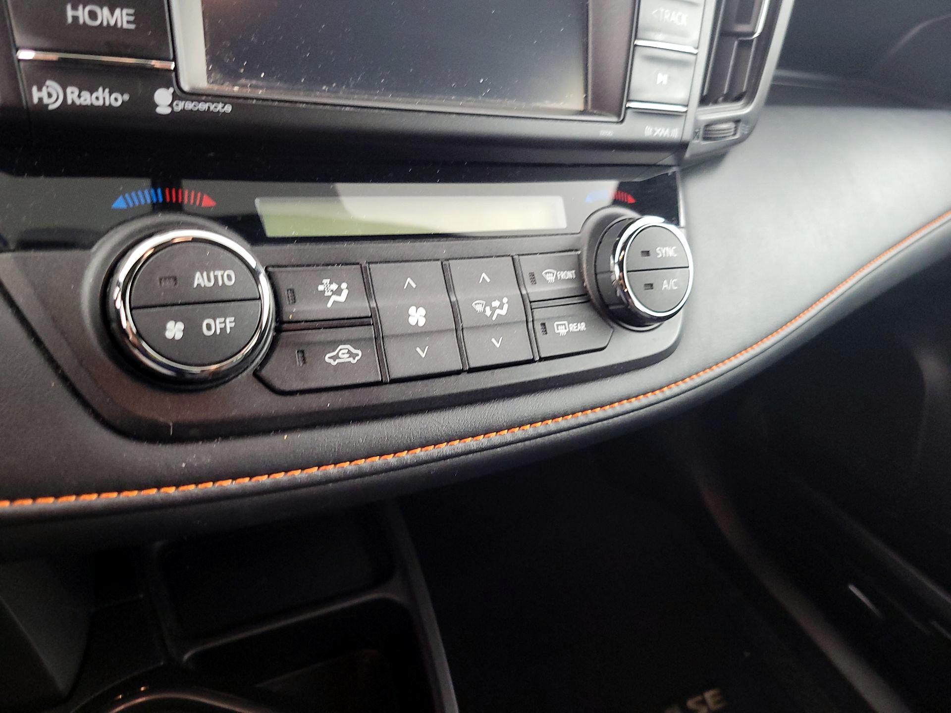 Thumbnail: 2016 Toyota RAV4 - 16