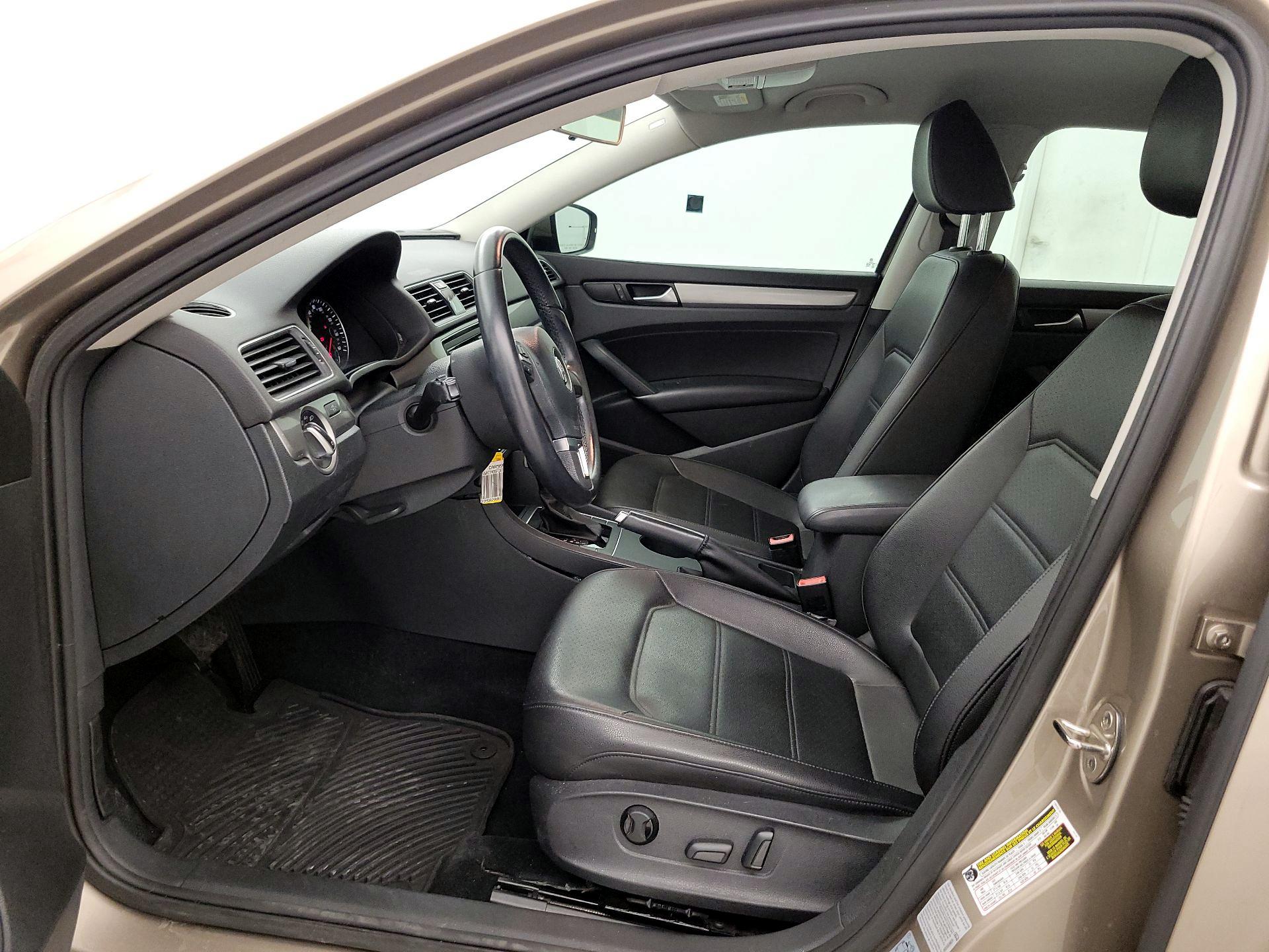 Thumbnail: 2015 Volkswagen Passat - 11