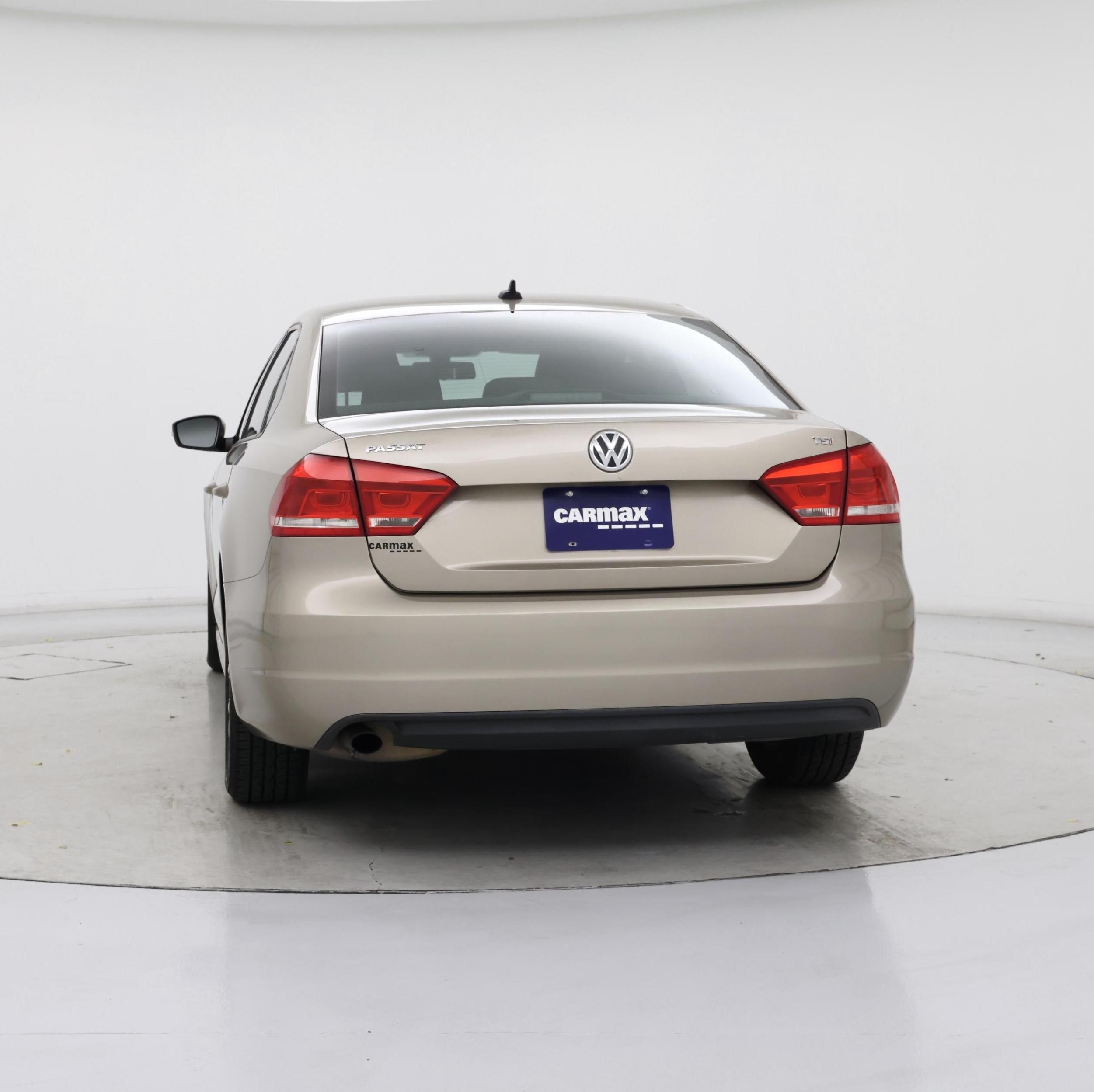 Thumbnail: 2015 Volkswagen Passat - 6