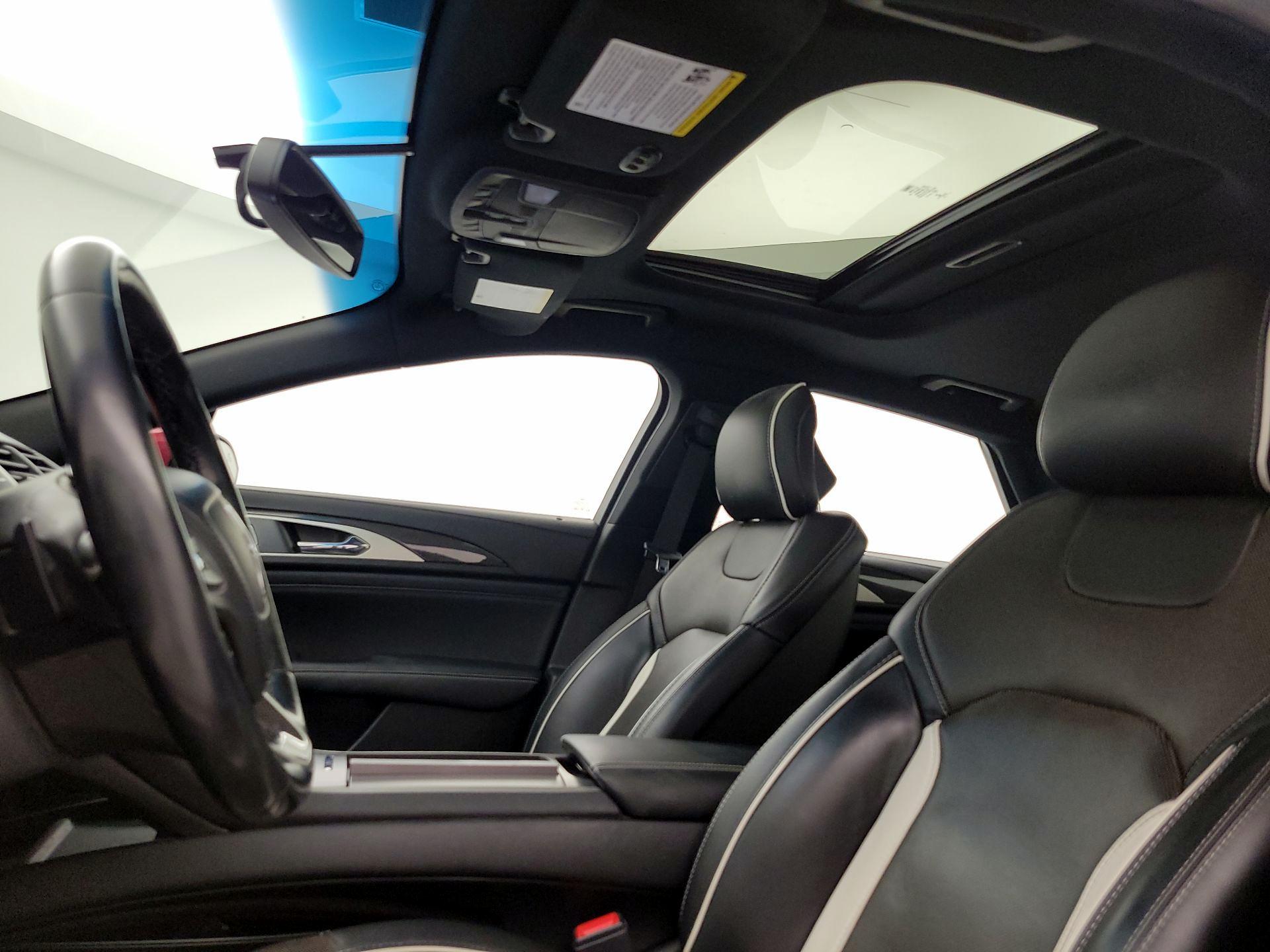 Thumbnail: 2018 Lincoln MKZ - 20