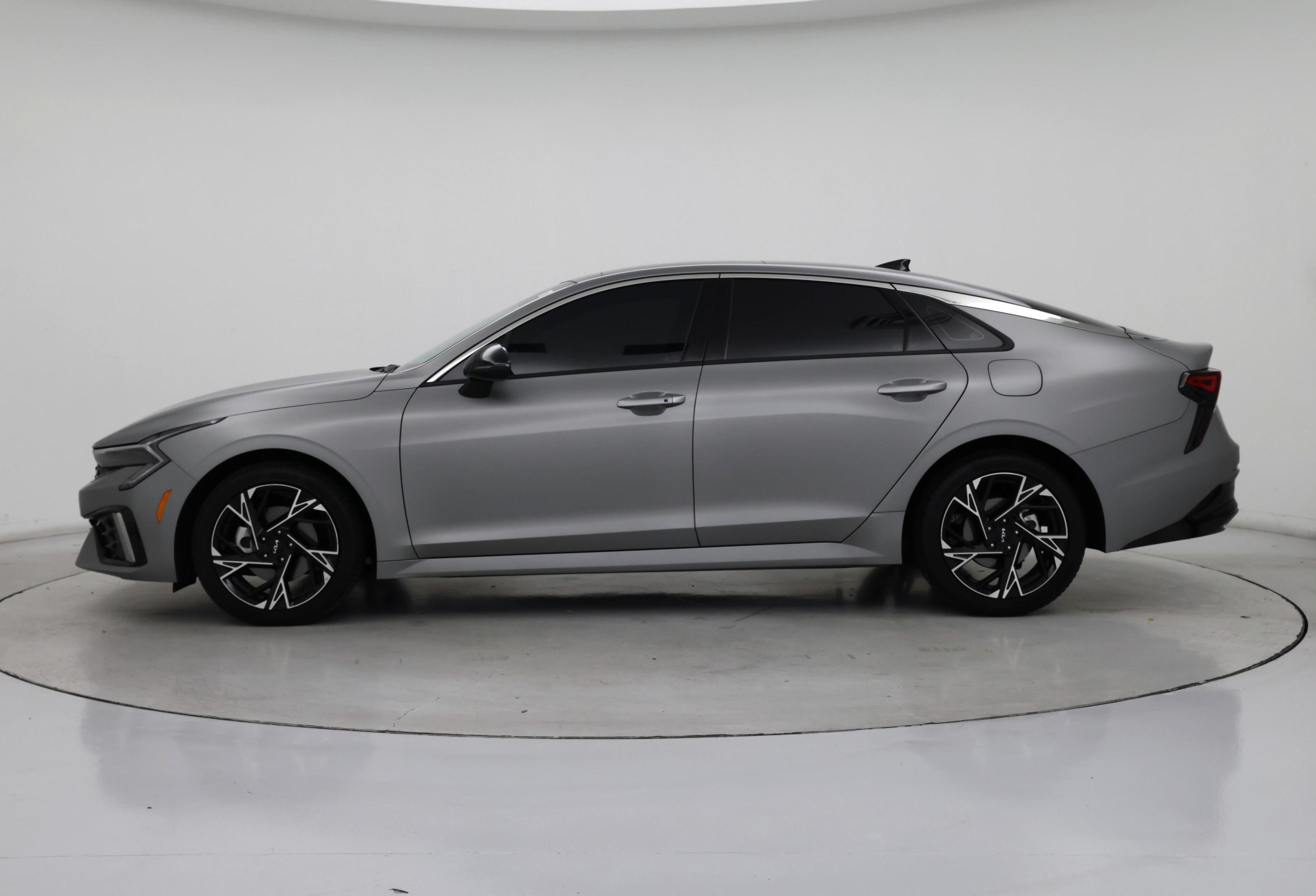 Thumbnail: 2025 Kia K5 - 3
