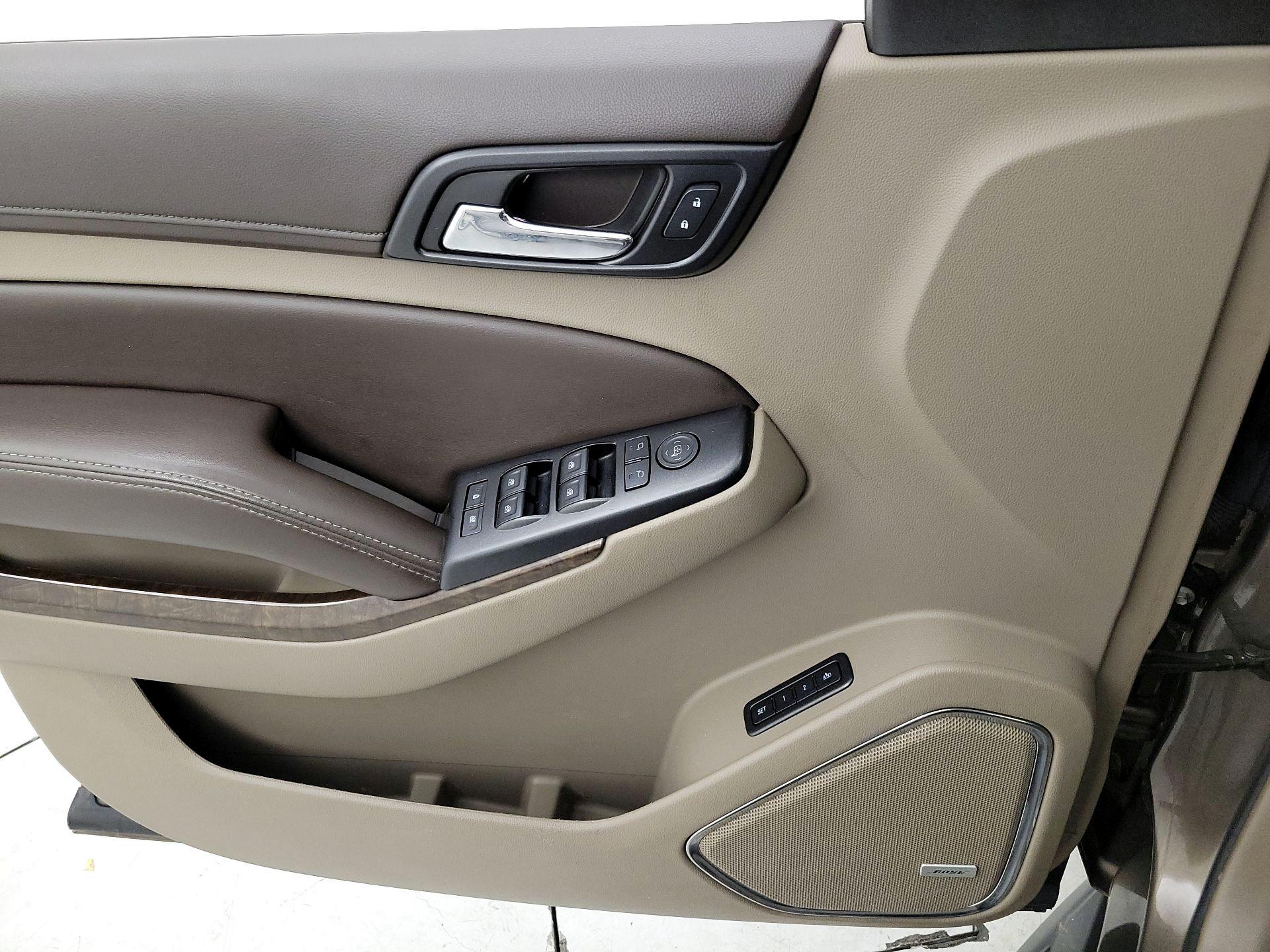 Thumbnail: 2016 Chevrolet Suburban - 12