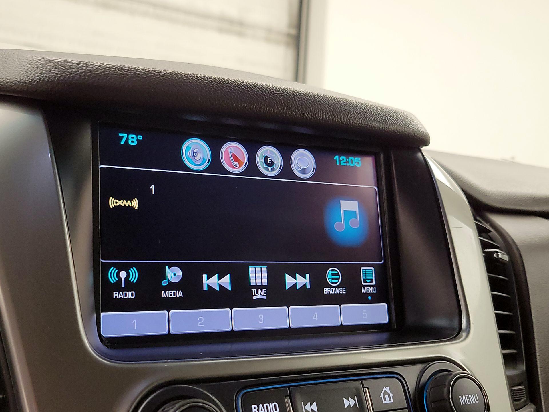 Thumbnail: 2016 Chevrolet Suburban - 15