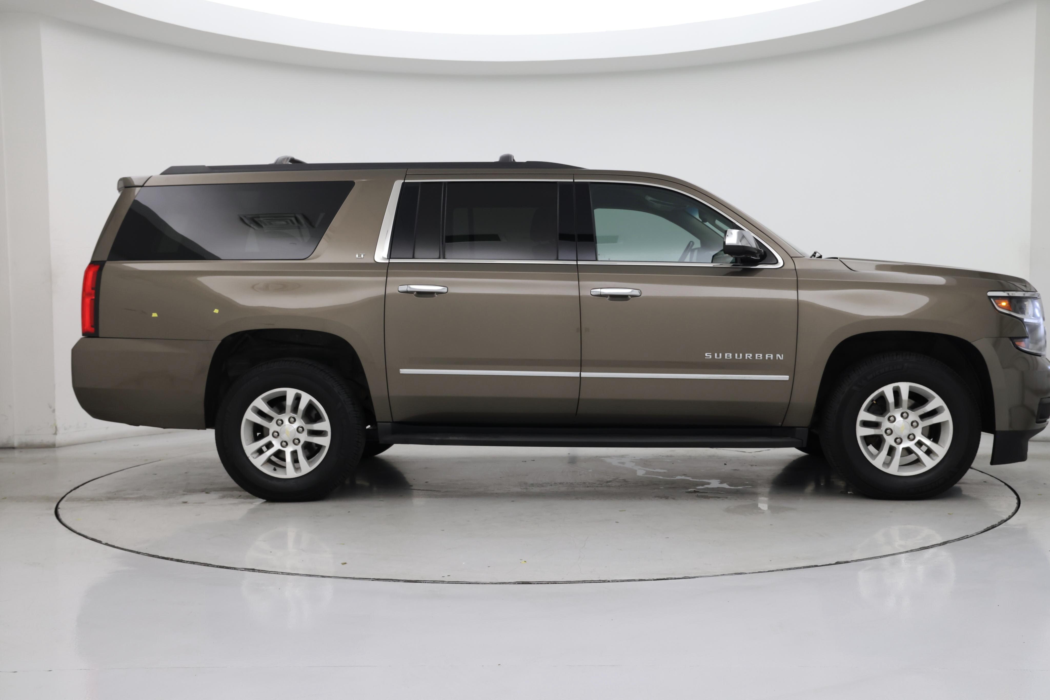 Thumbnail: 2016 Chevrolet Suburban - 7