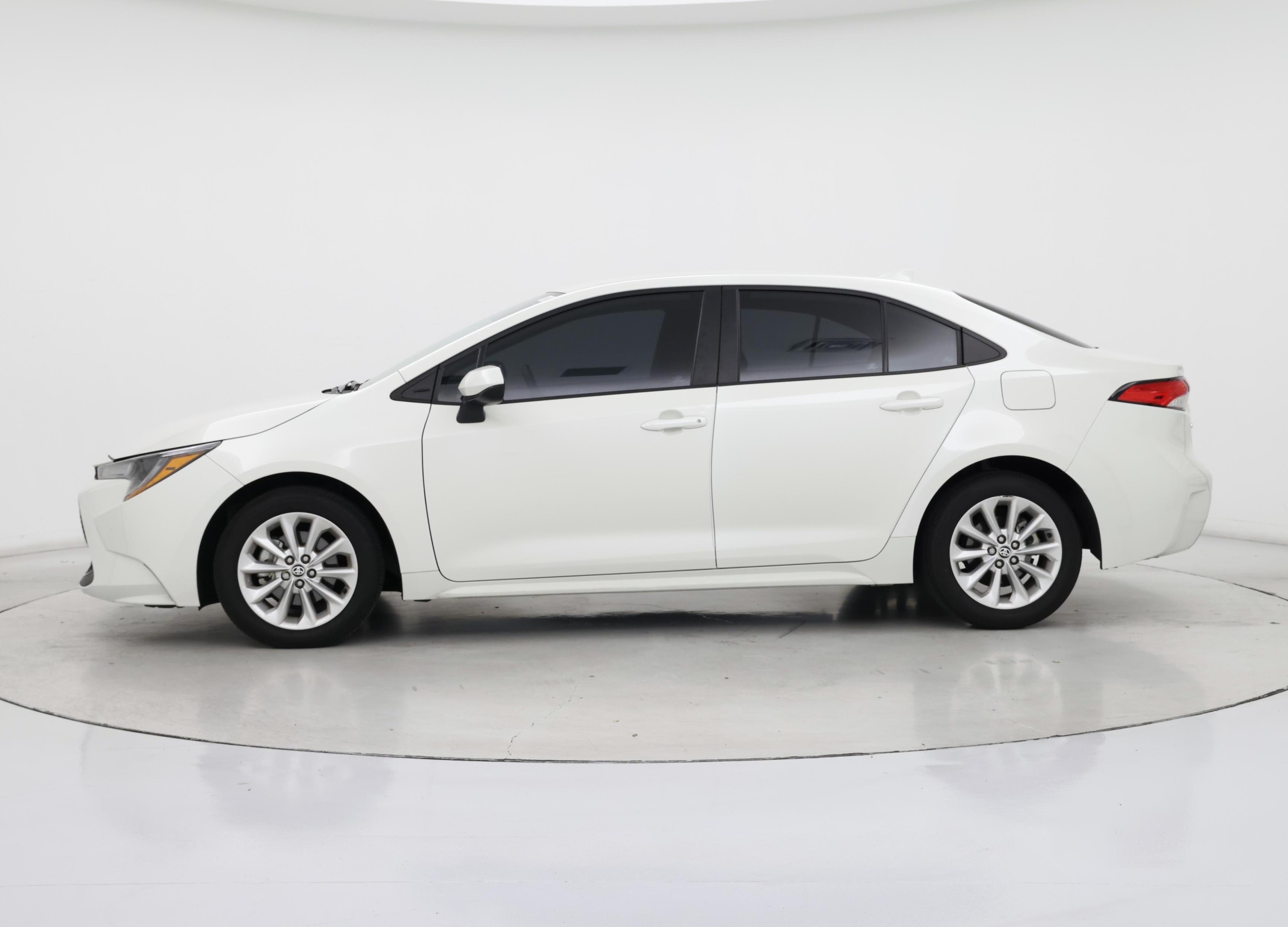 Thumbnail: 2021 Toyota Corolla - 3