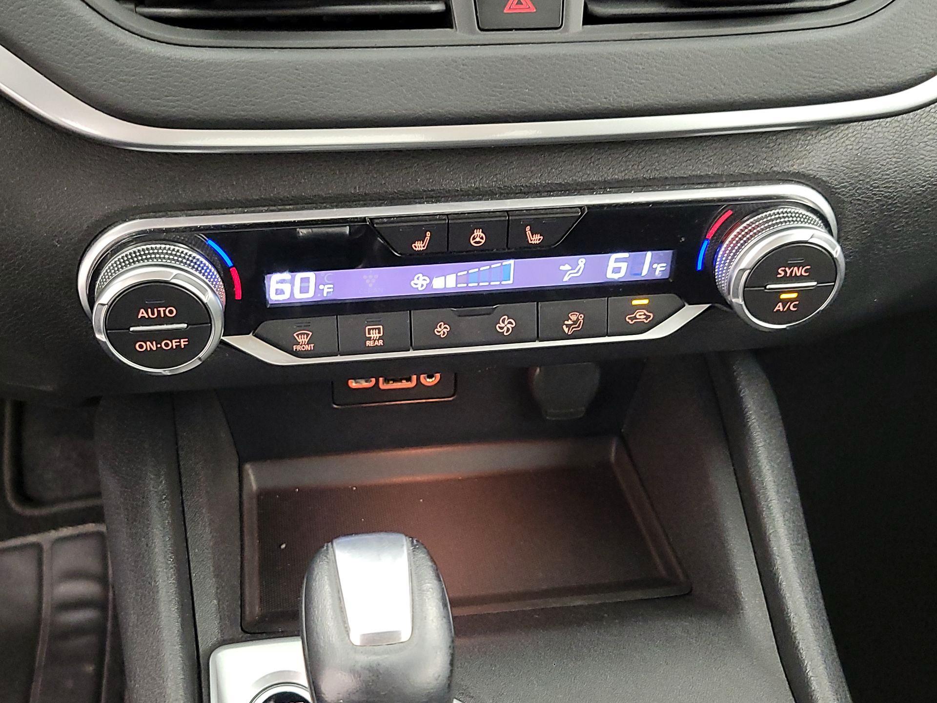 Thumbnail: 2019 Nissan Altima - 16