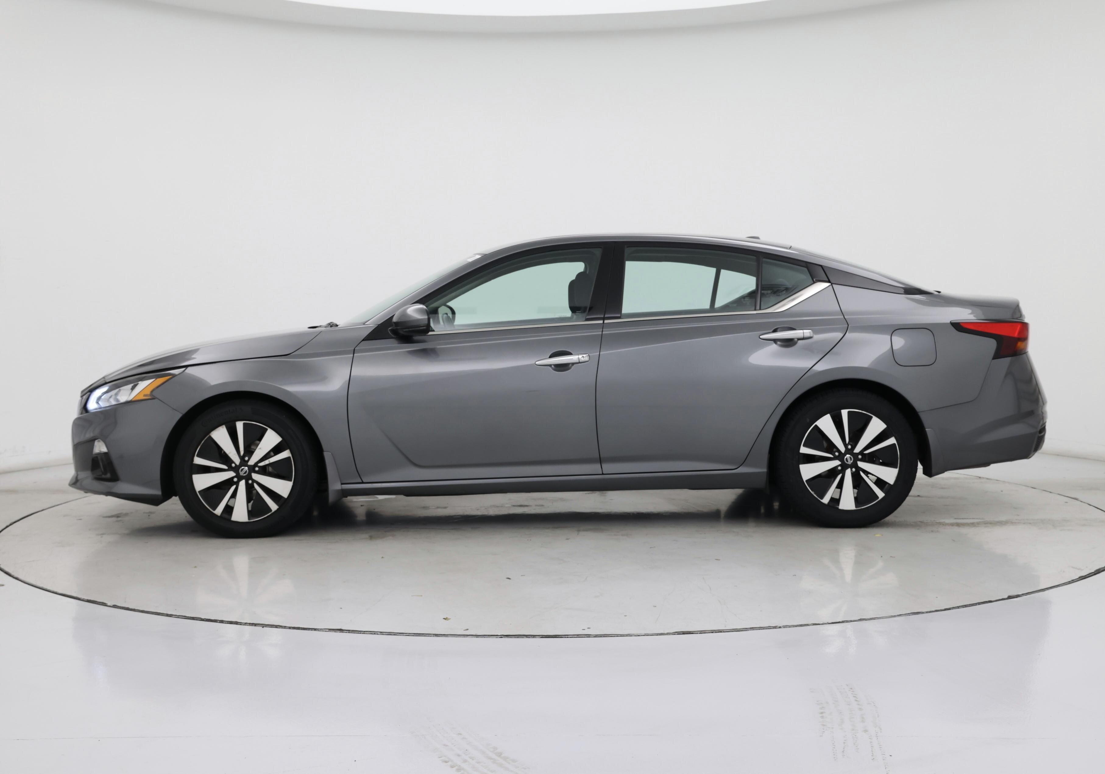 Thumbnail: 2019 Nissan Altima - 3