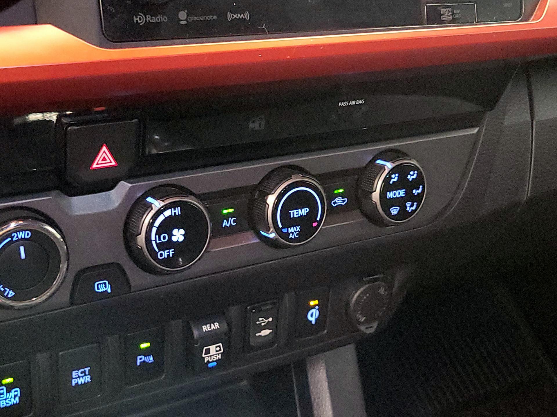 Thumbnail: 2018 Toyota Tacoma - 16