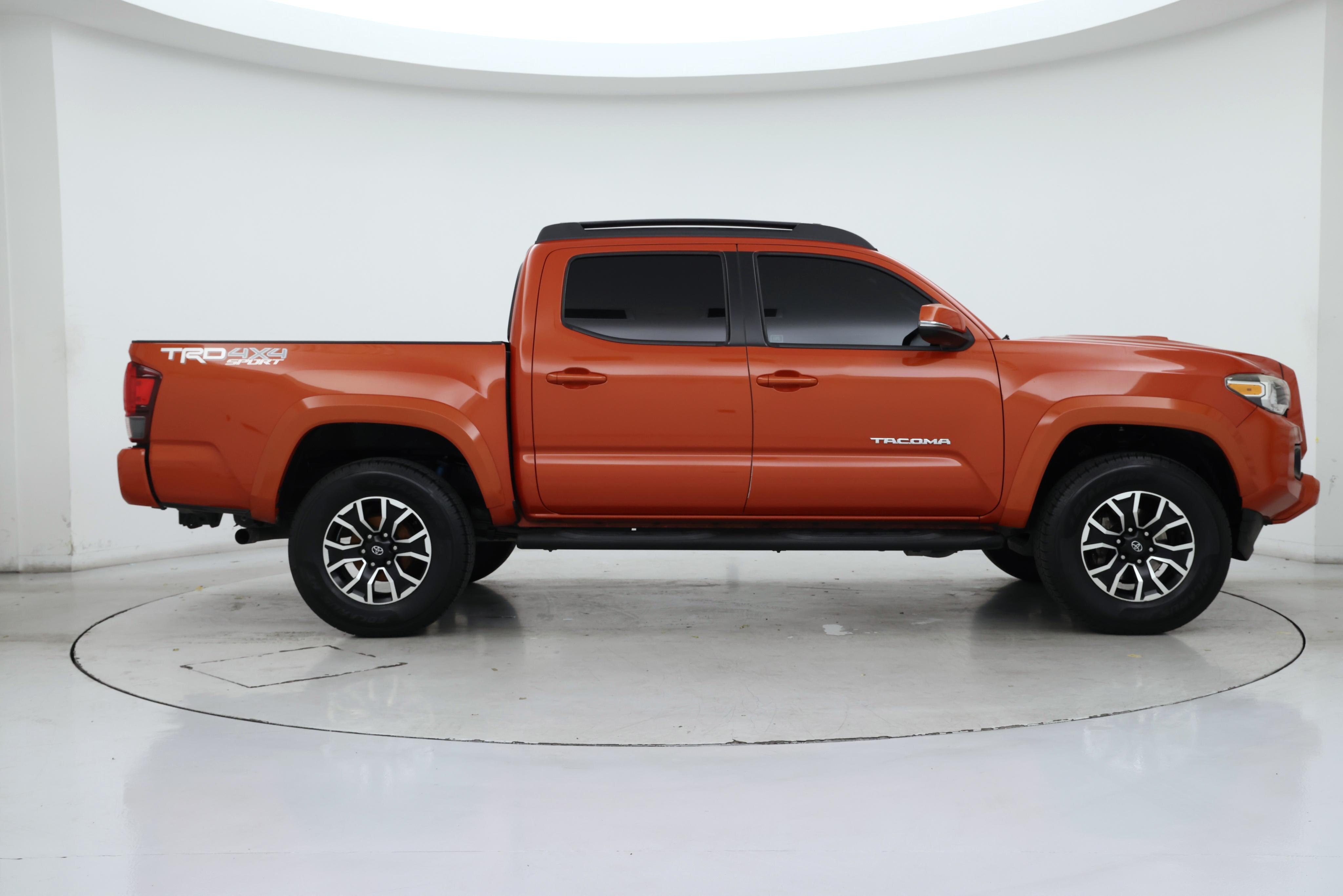 Thumbnail: 2018 Toyota Tacoma - 7