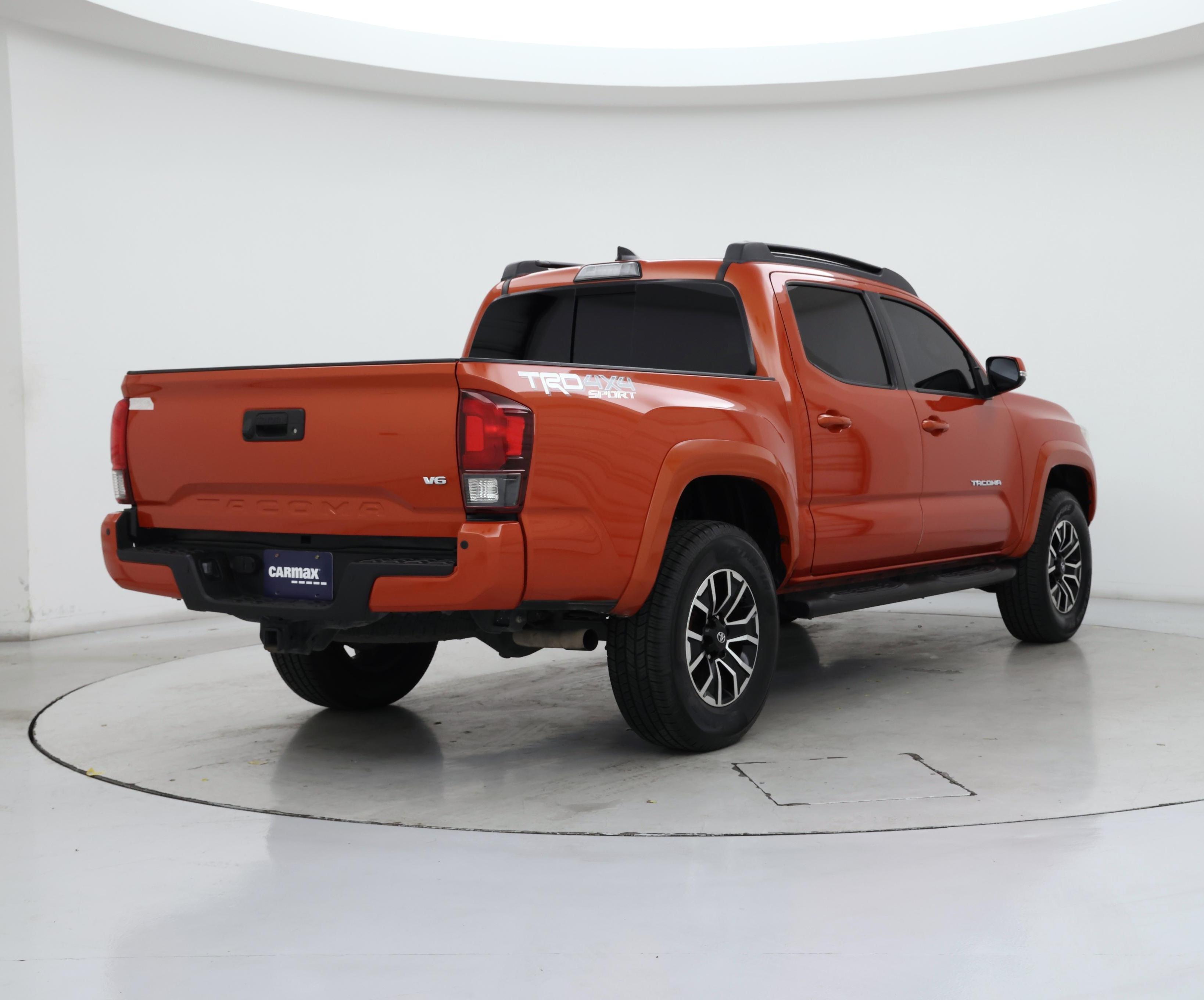 Thumbnail: 2018 Toyota Tacoma - 8
