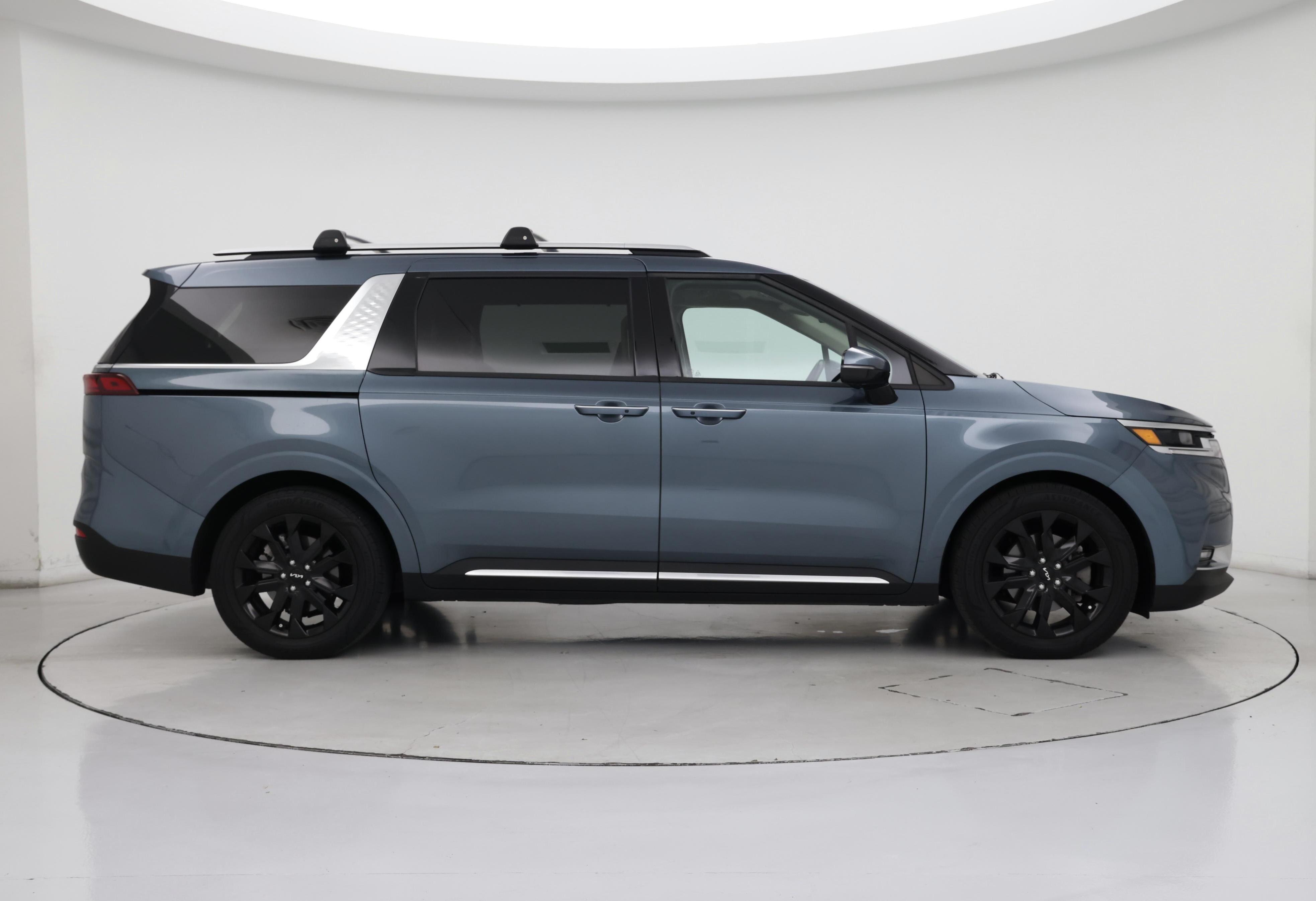 Thumbnail: 2022 Kia Carnival - 7