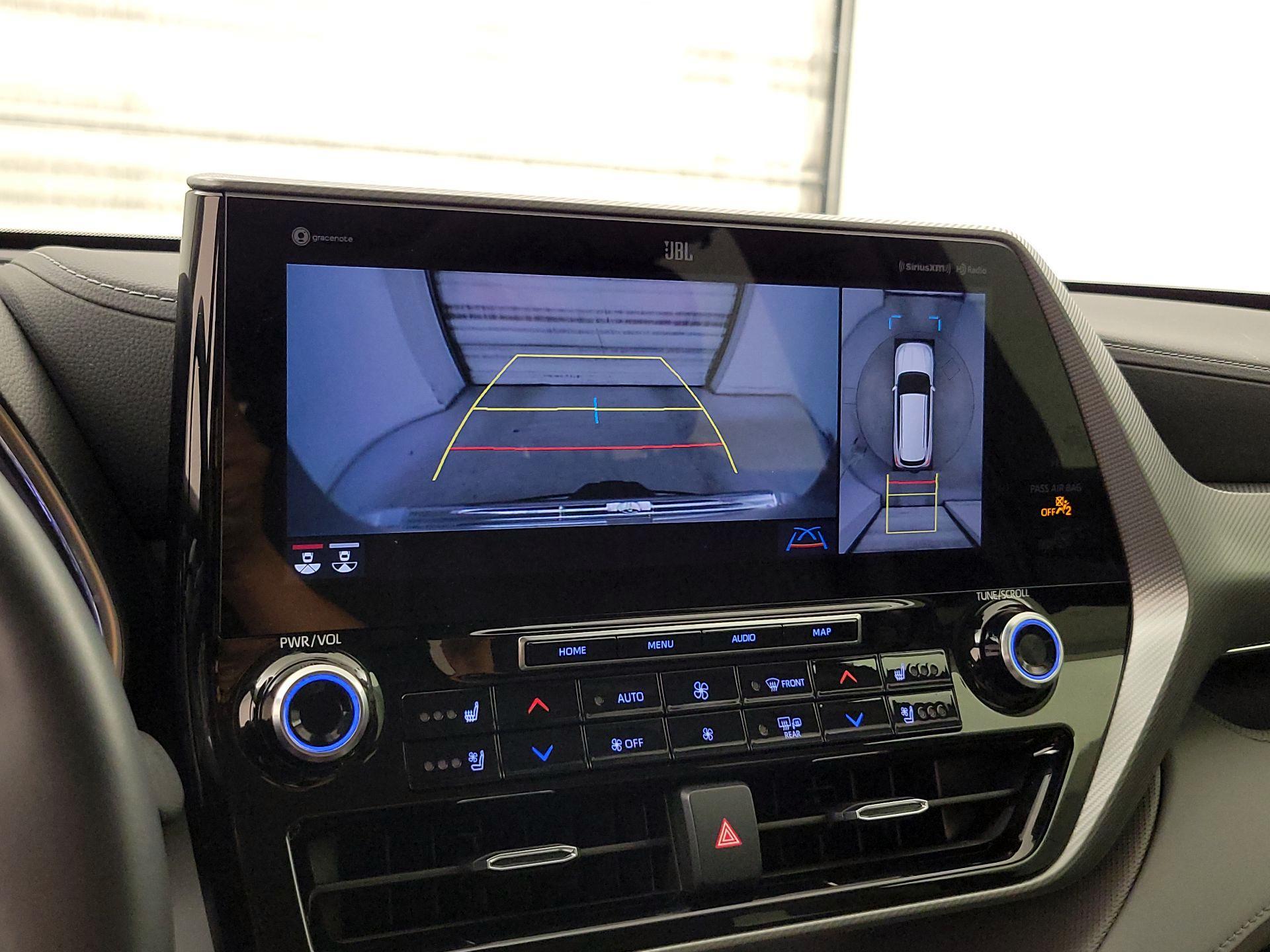 Thumbnail: 2022 Toyota Highlander - 15