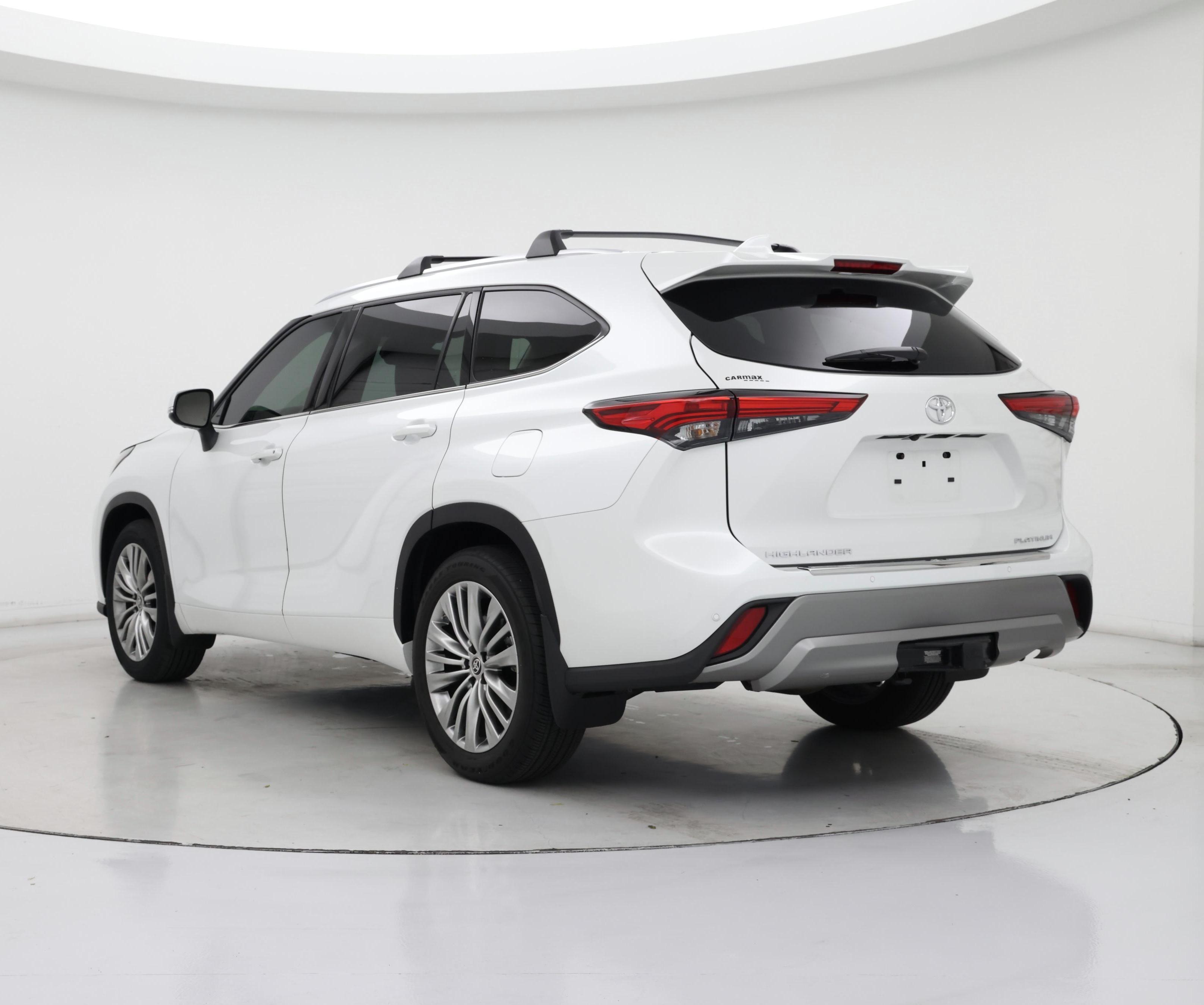 Thumbnail: 2022 Toyota Highlander - 2