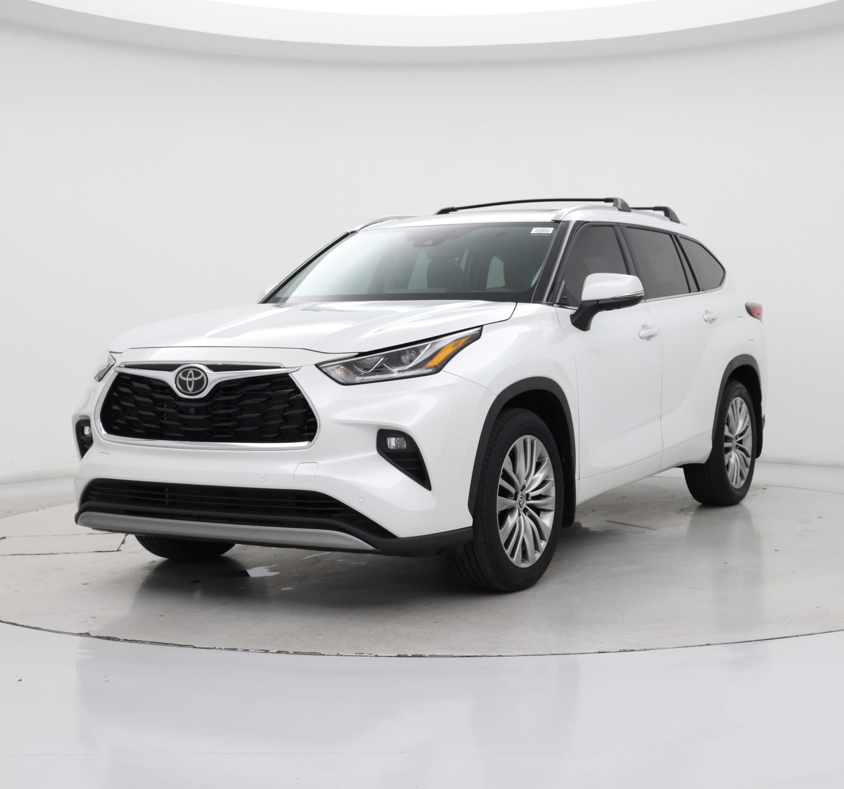 Thumbnail: 2022 Toyota Highlander - 4