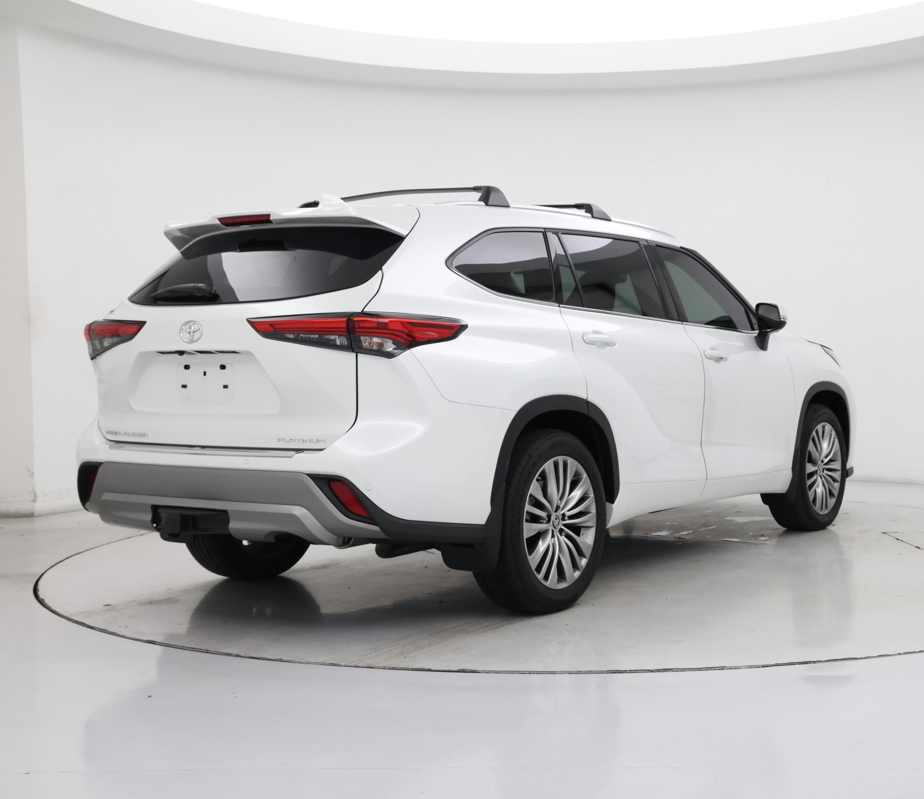 Thumbnail: 2022 Toyota Highlander - 8