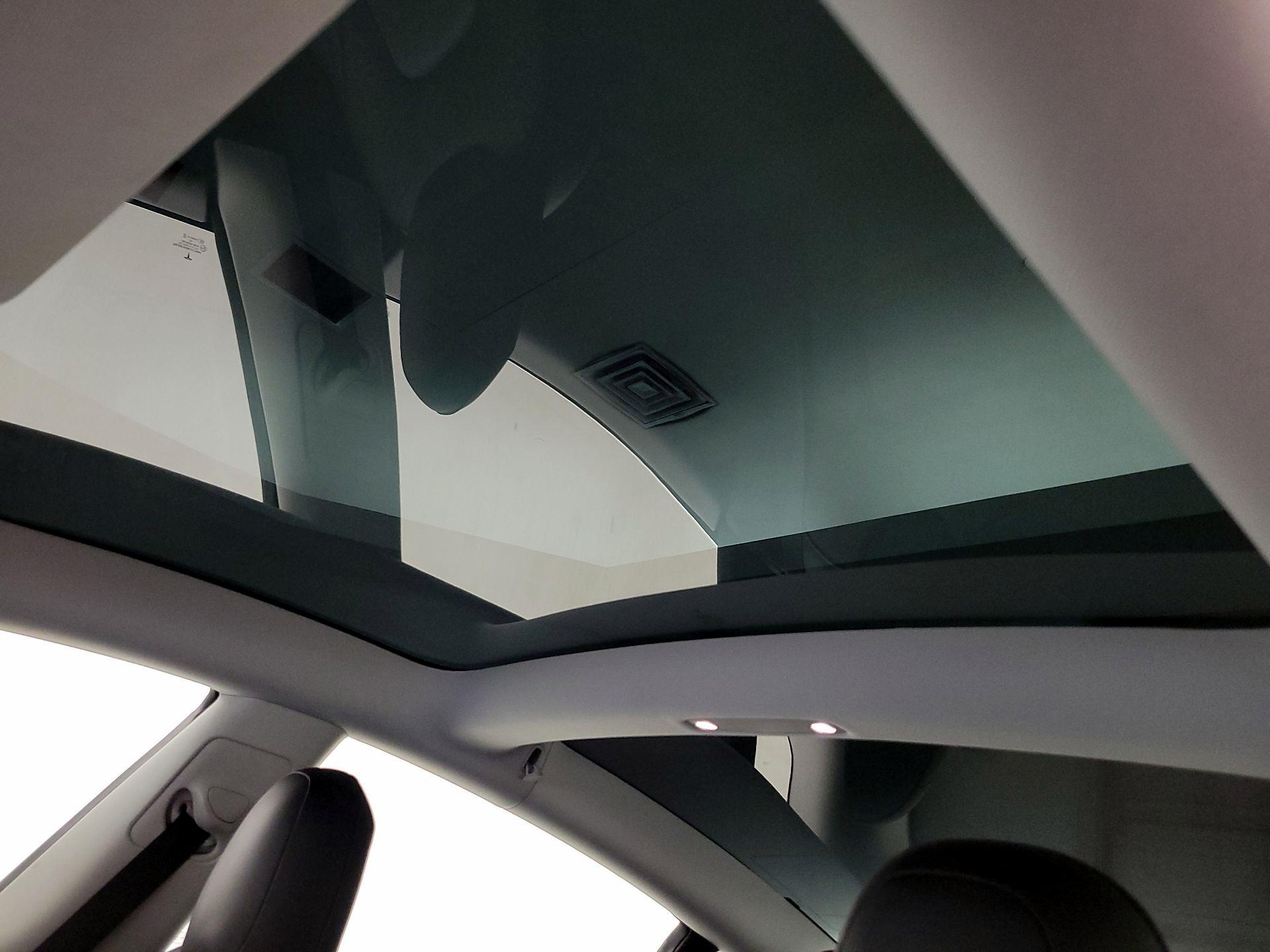 Thumbnail: 2020 Tesla Model 3 - 19