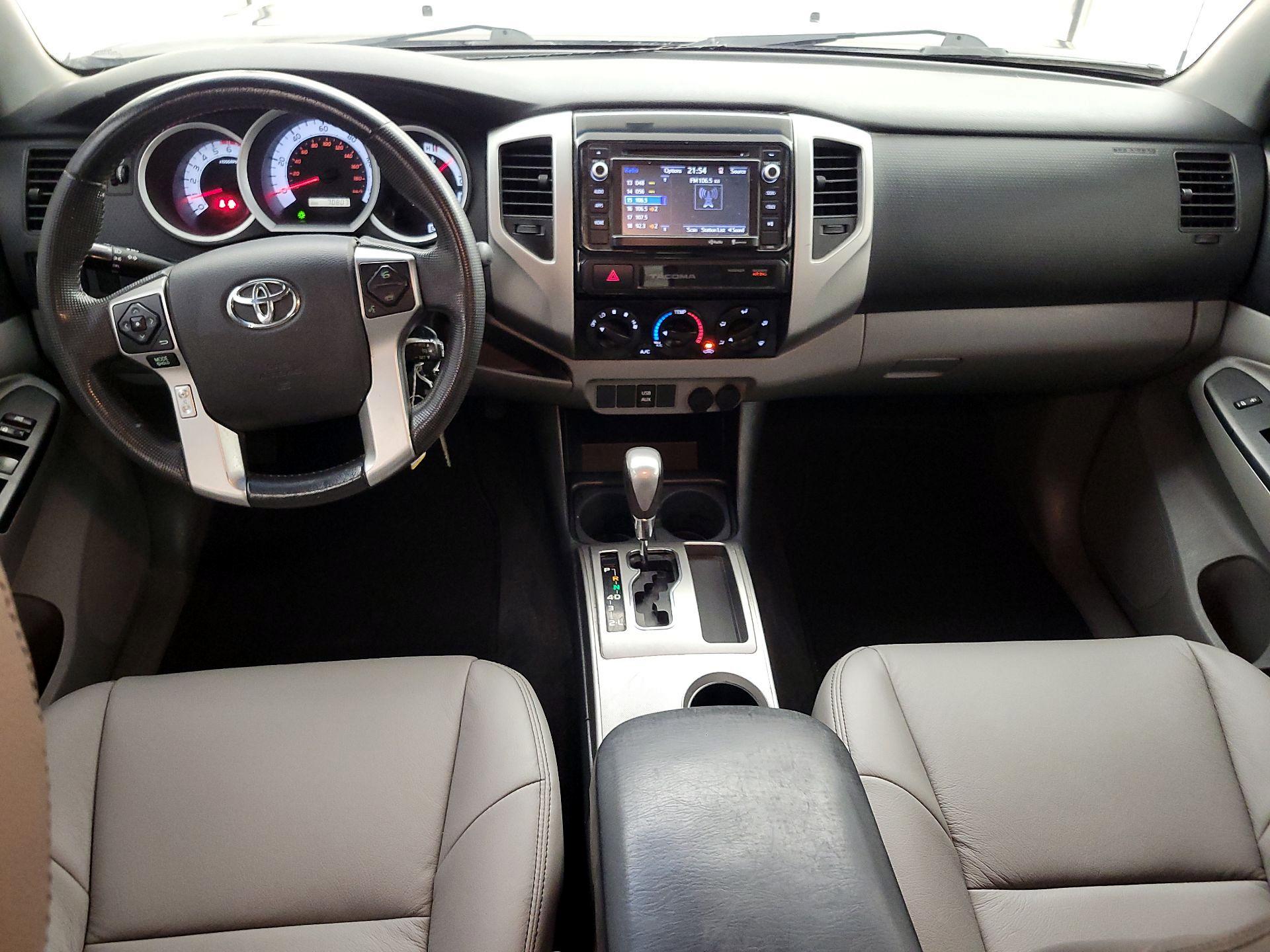 Thumbnail: 2015 Toyota Tacoma - 9