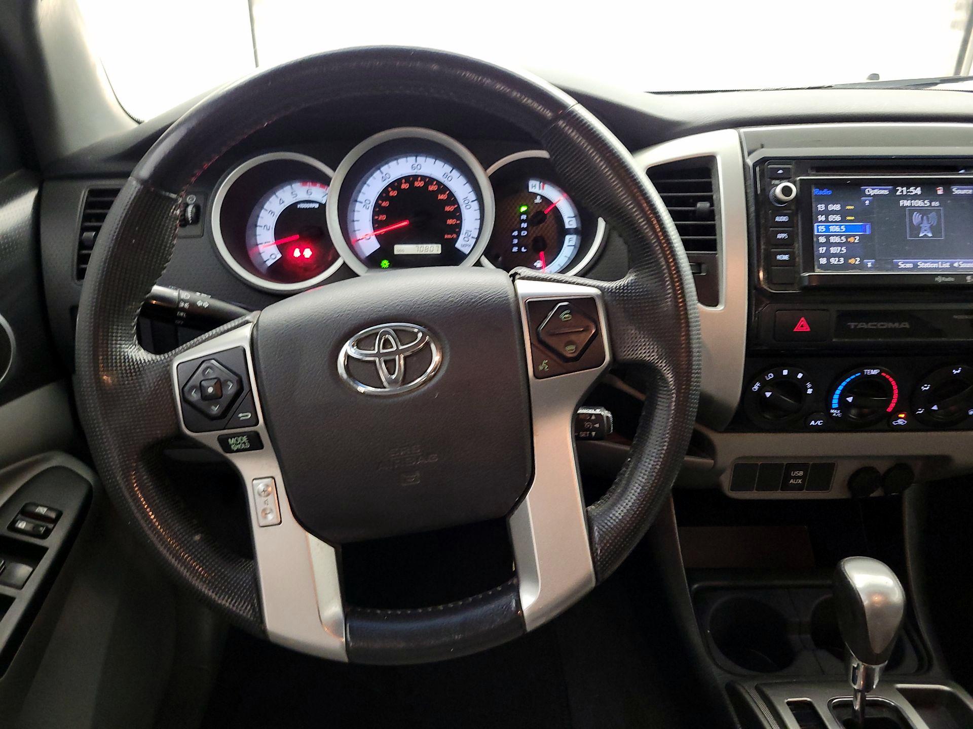 Thumbnail: 2015 Toyota Tacoma - 10