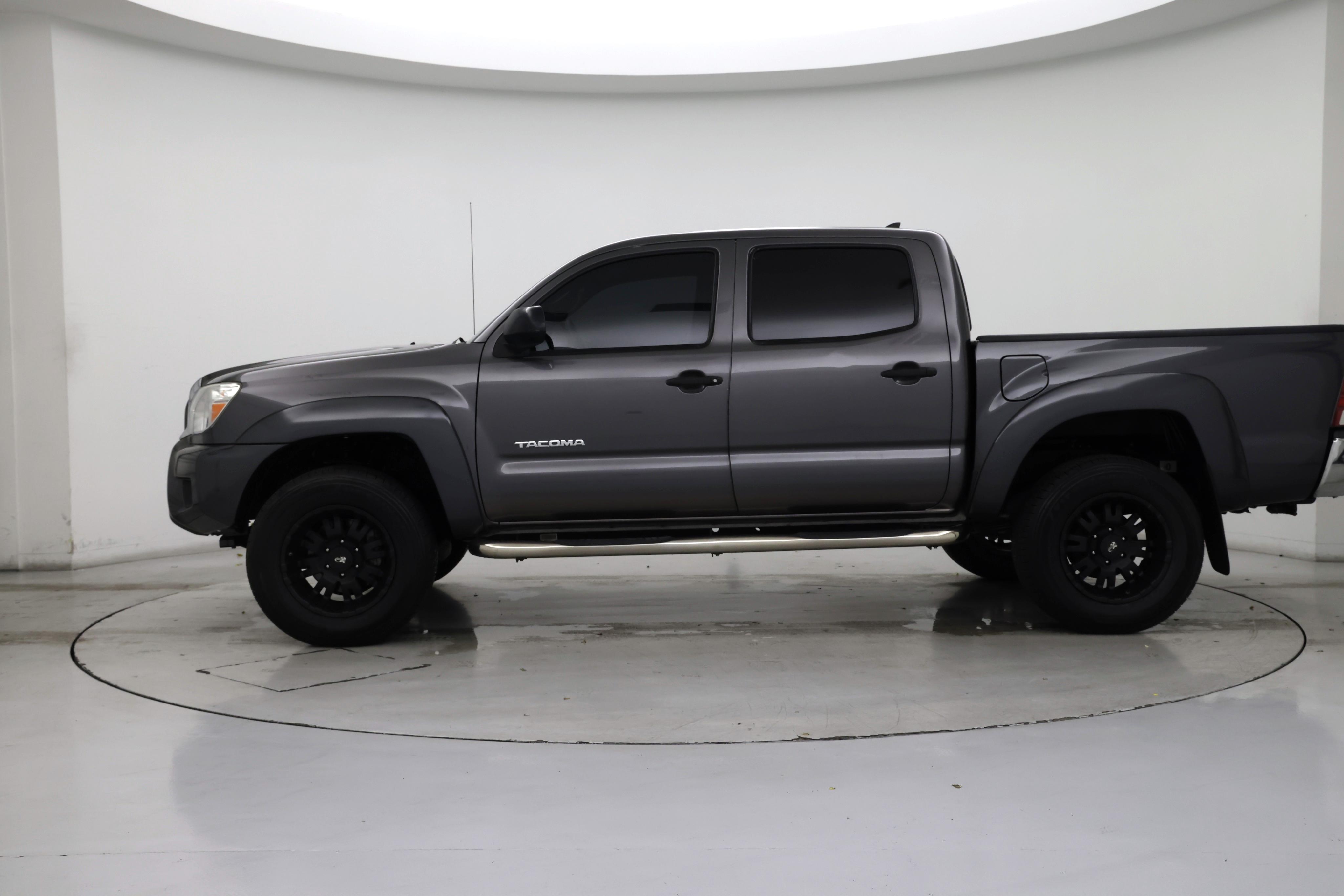 Thumbnail: 2015 Toyota Tacoma - 3