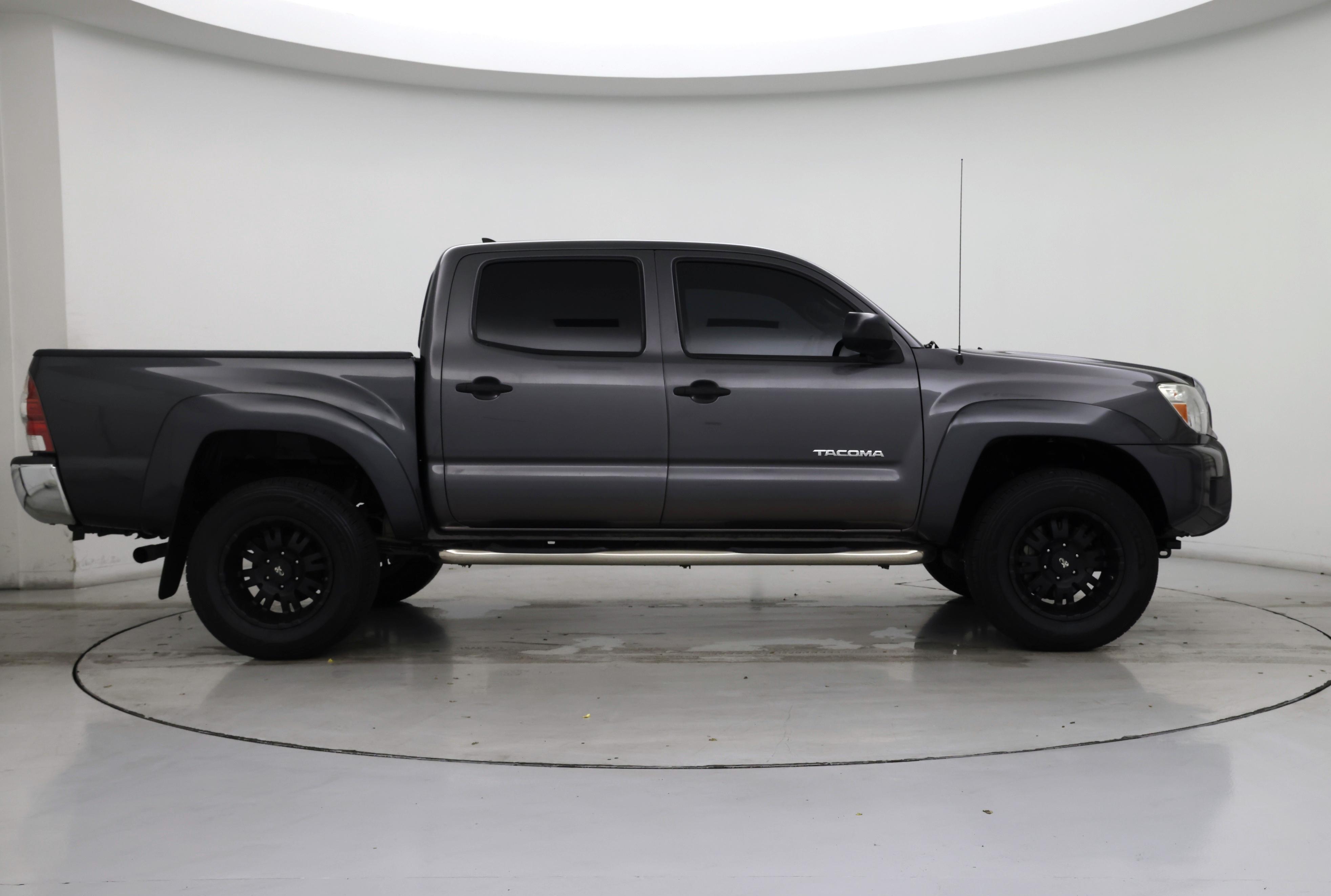 Thumbnail: 2015 Toyota Tacoma - 7