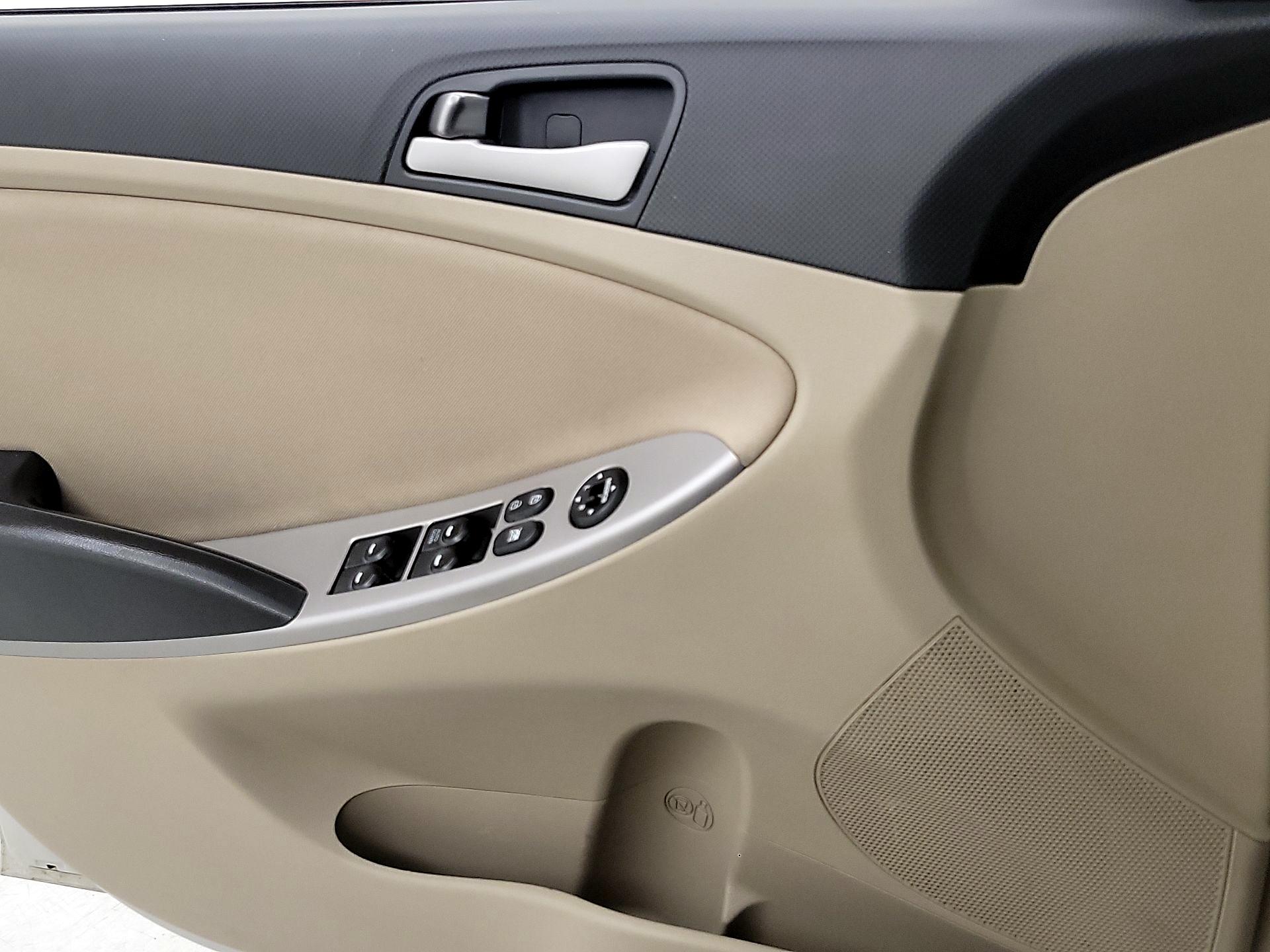 Thumbnail: 2016 Hyundai Accent - 12