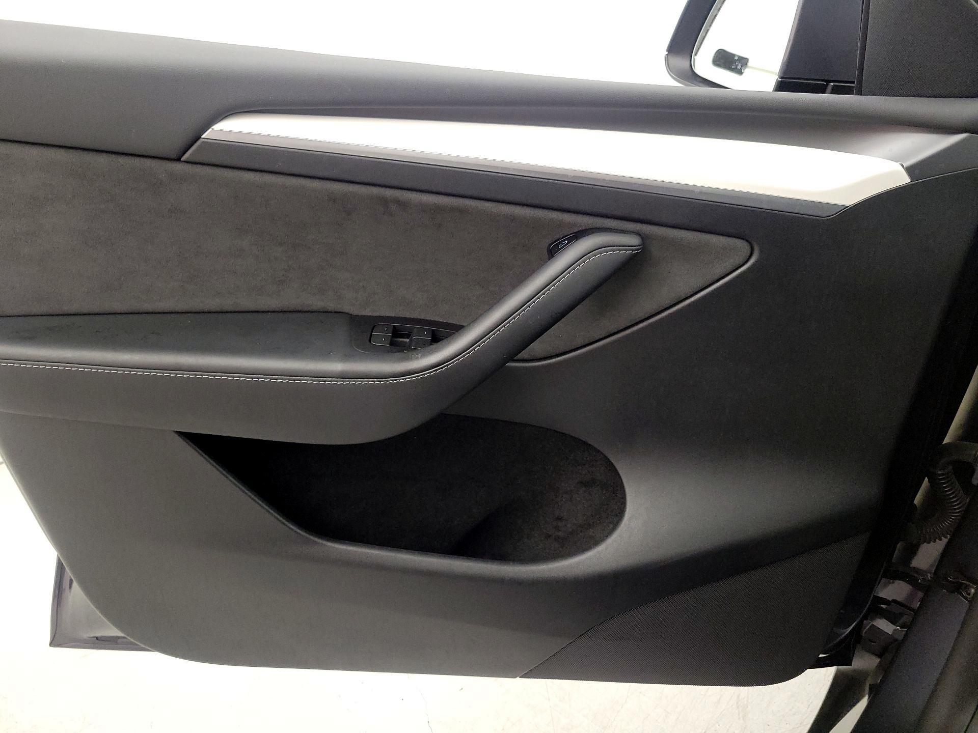 Thumbnail: 2023 Tesla Model Y - 12