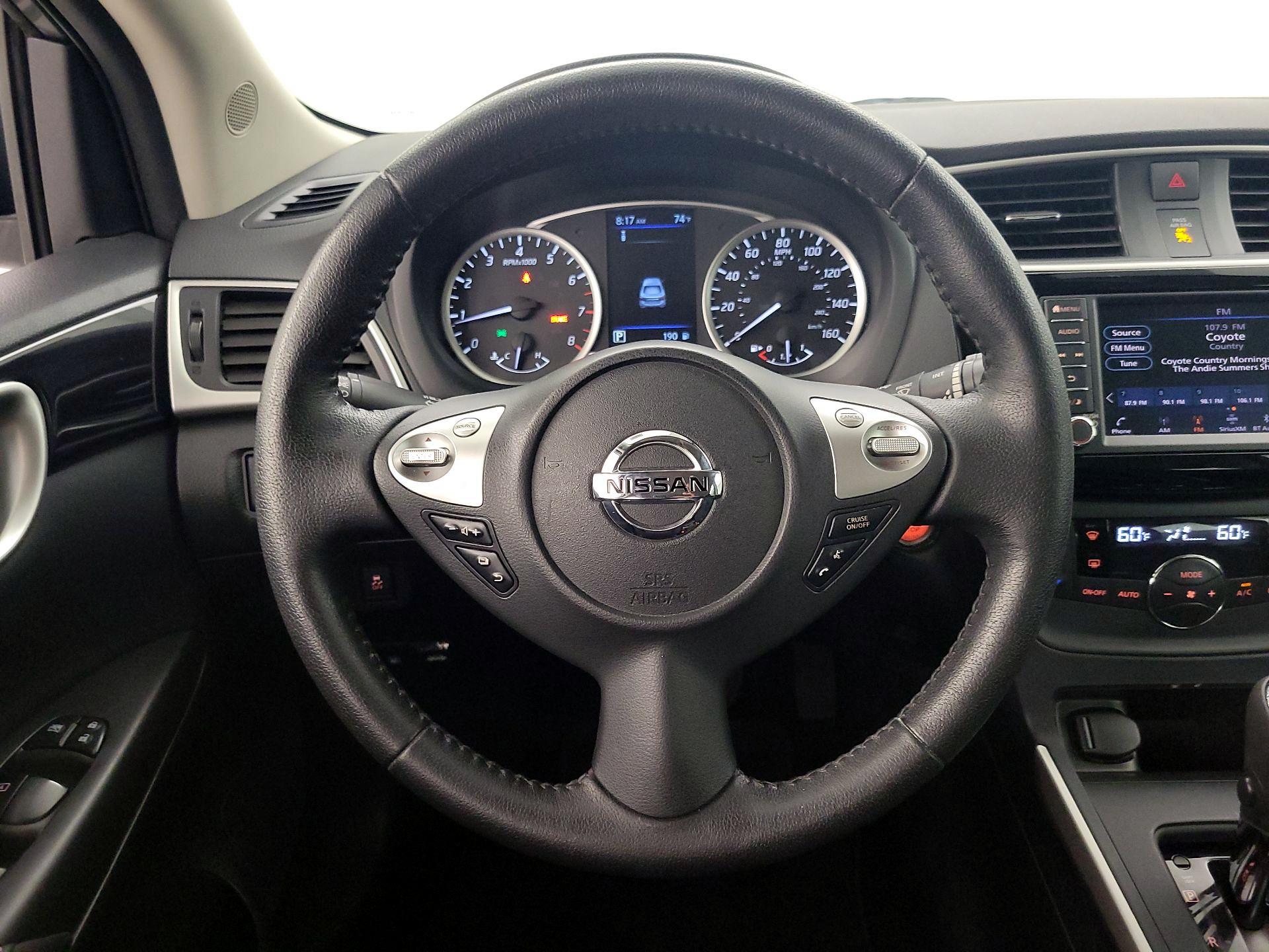 Thumbnail: 2019 Nissan Sentra - 10