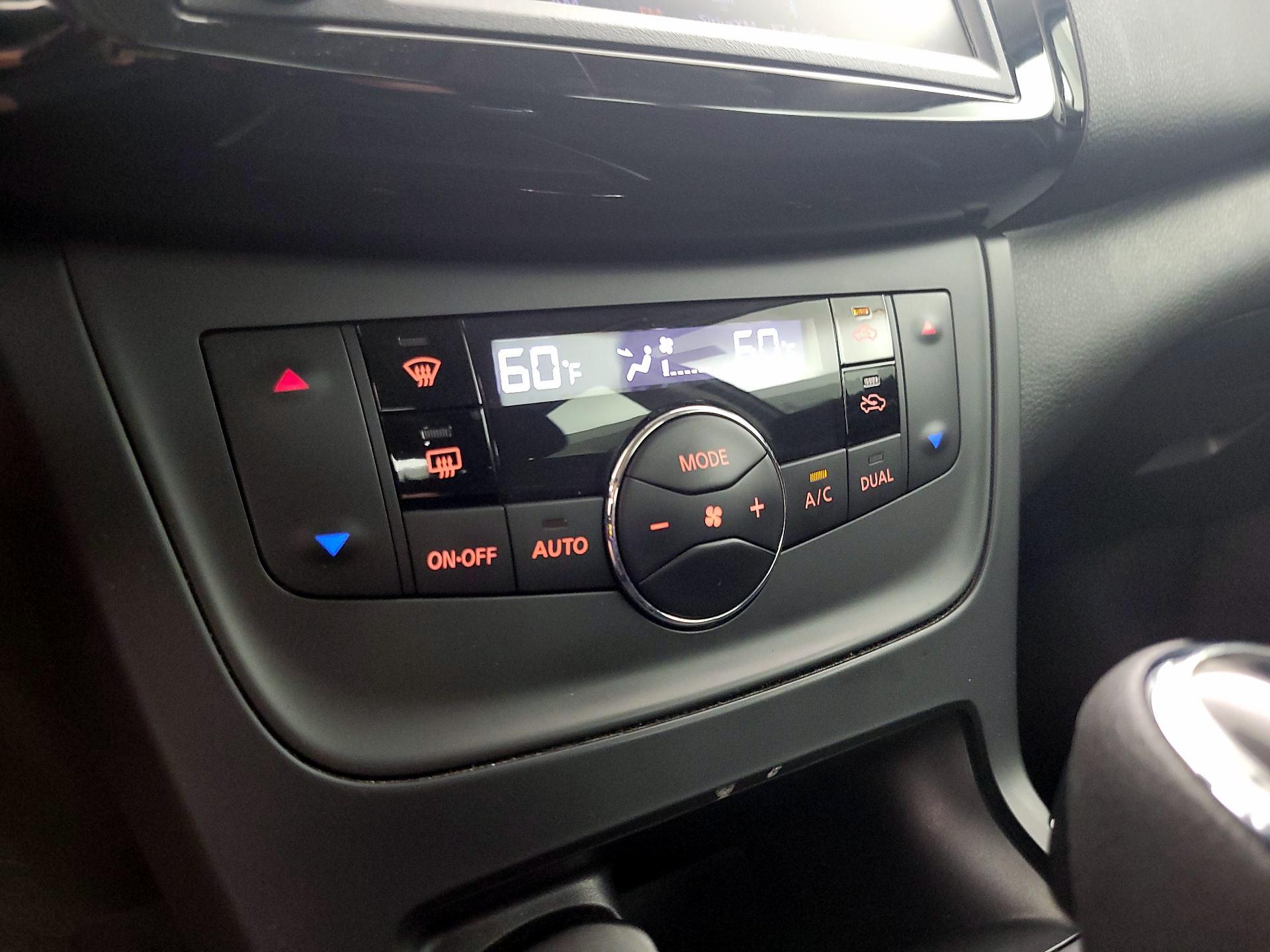 Thumbnail: 2019 Nissan Sentra - 16