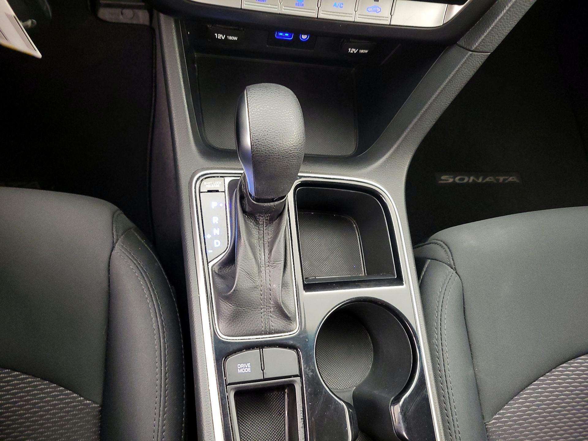 Thumbnail: 2019 Hyundai Sonata - 17