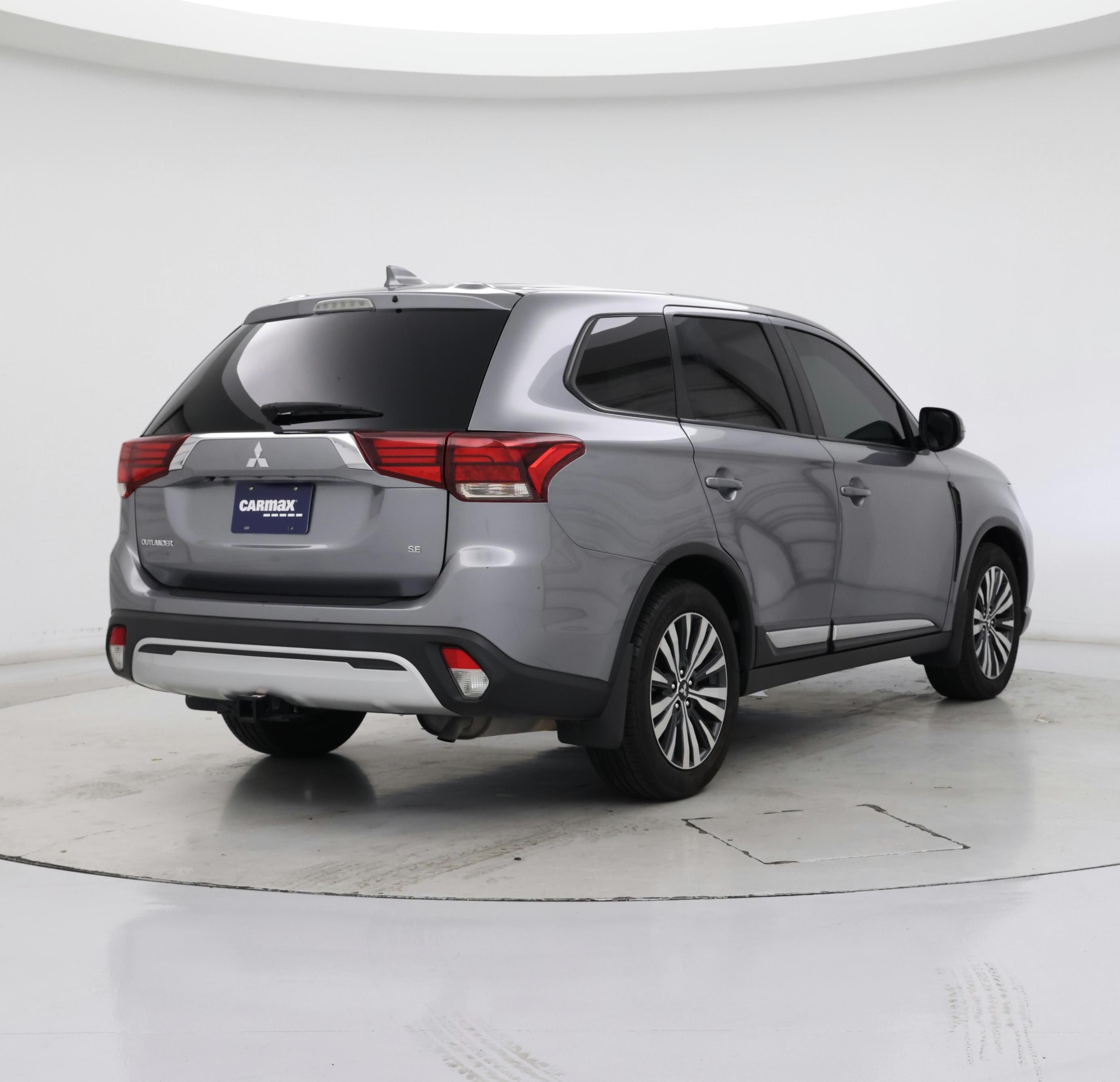 Thumbnail: 2020 Mitsubishi Outlander - 8