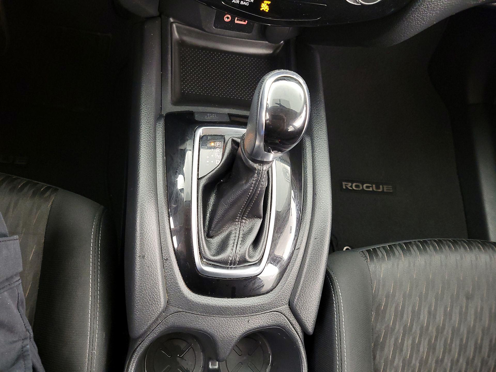 Thumbnail: 2018 Nissan Rogue - 17
