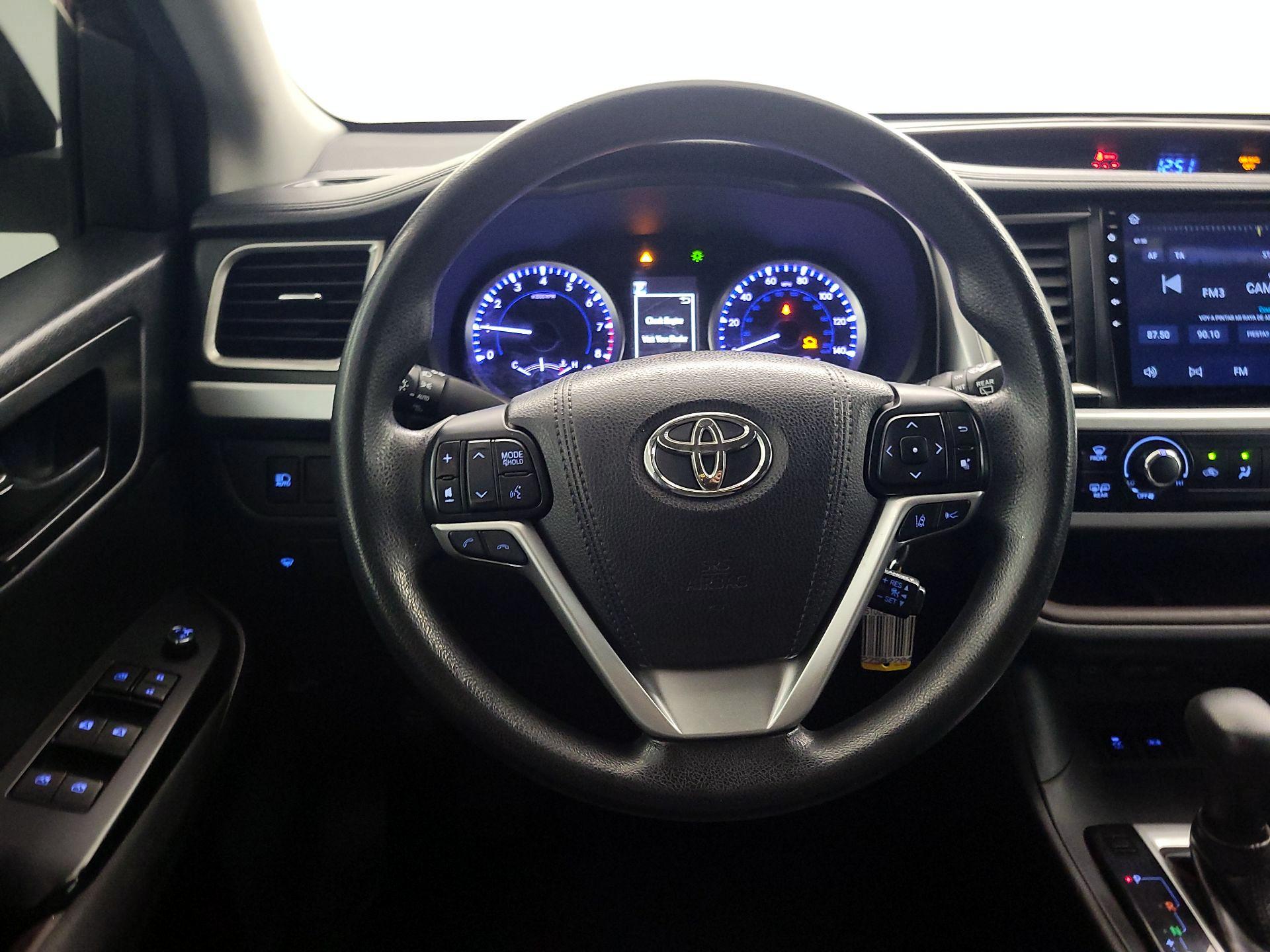 Thumbnail: 2018 Toyota Highlander - 10