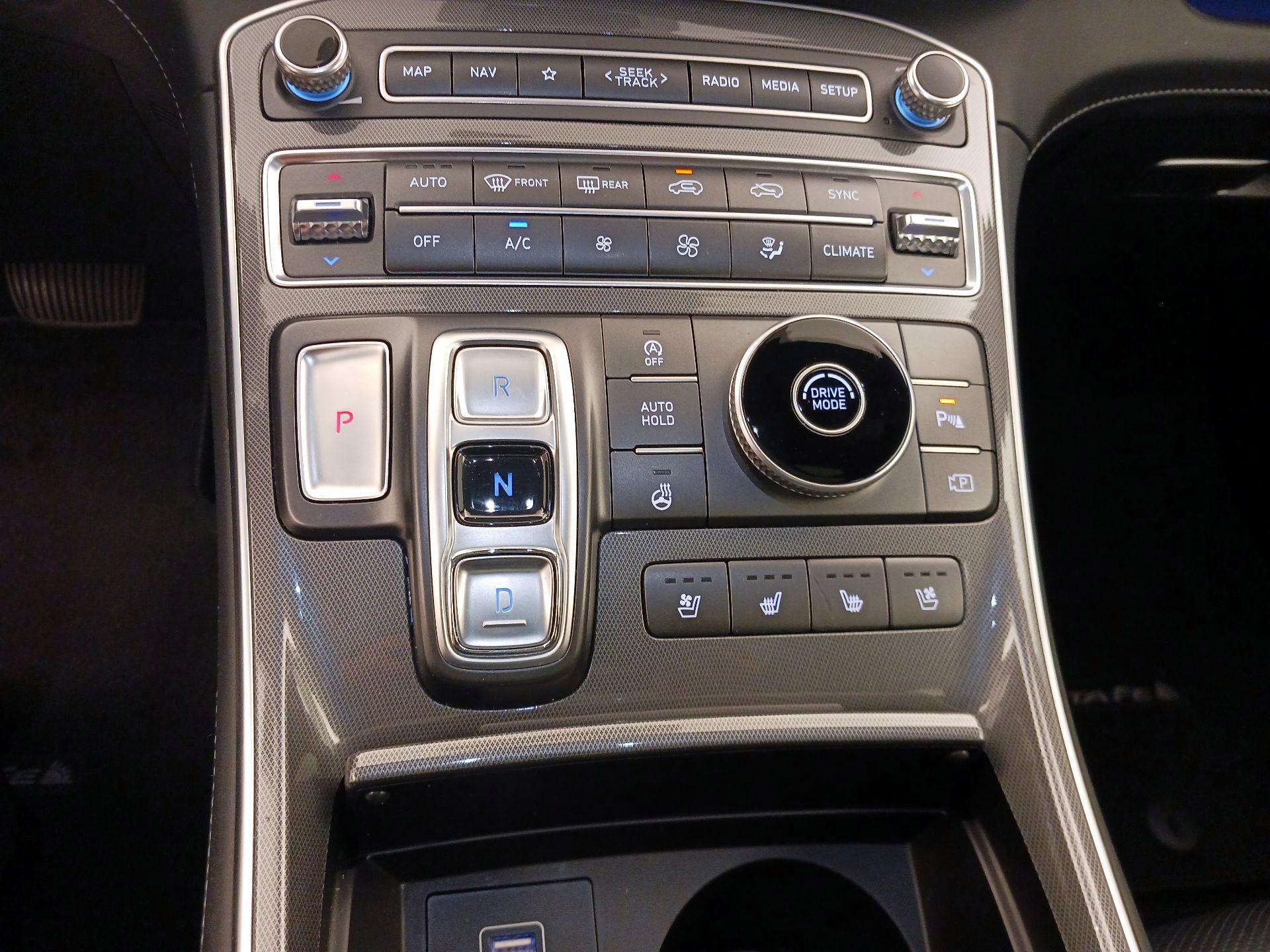 Thumbnail: 2022 Hyundai Santa Fe - 18