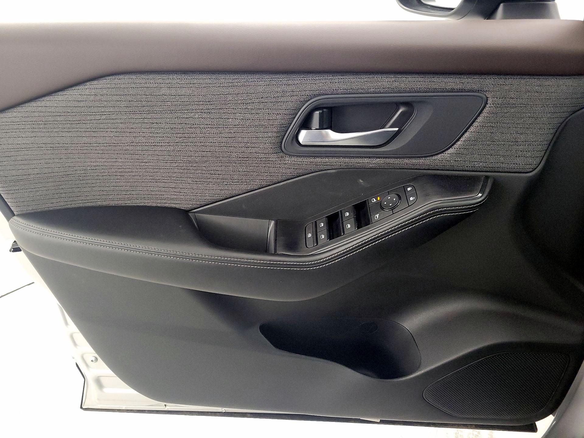 Thumbnail: 2023 Nissan Rogue - 12