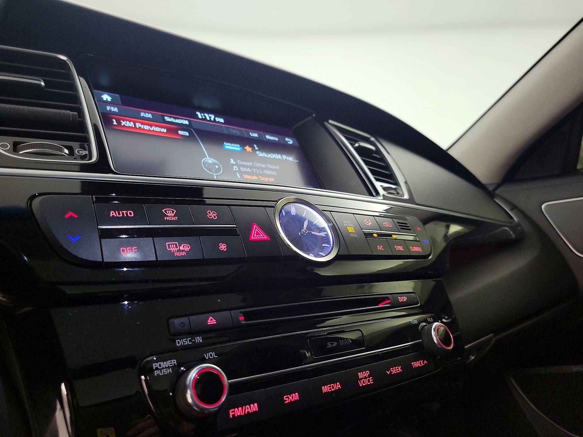 Thumbnail: 2016 Kia K900 - 17