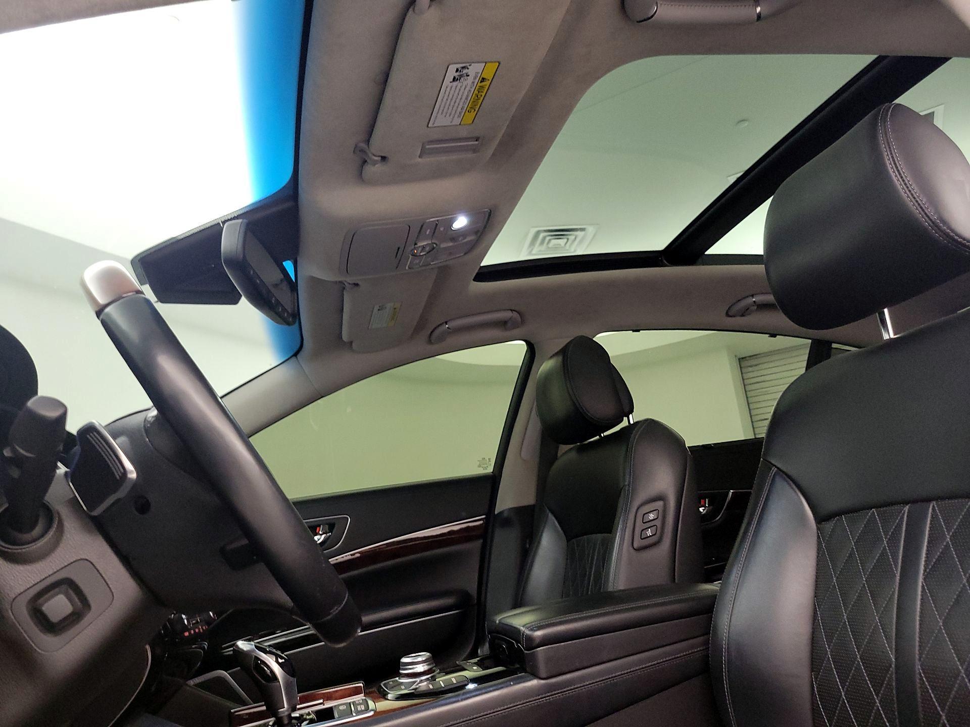 Thumbnail: 2016 Kia K900 - 20