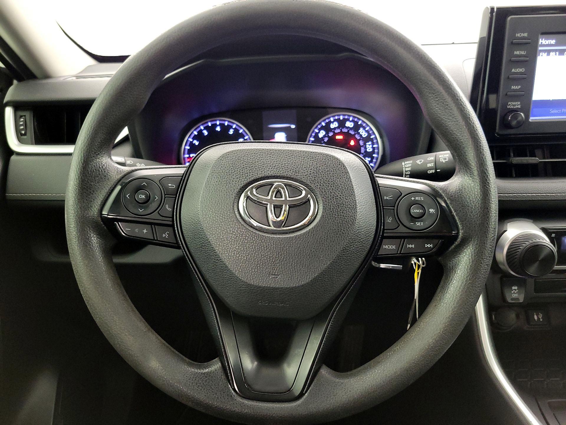 Thumbnail: 2019 Toyota RAV4 - 10