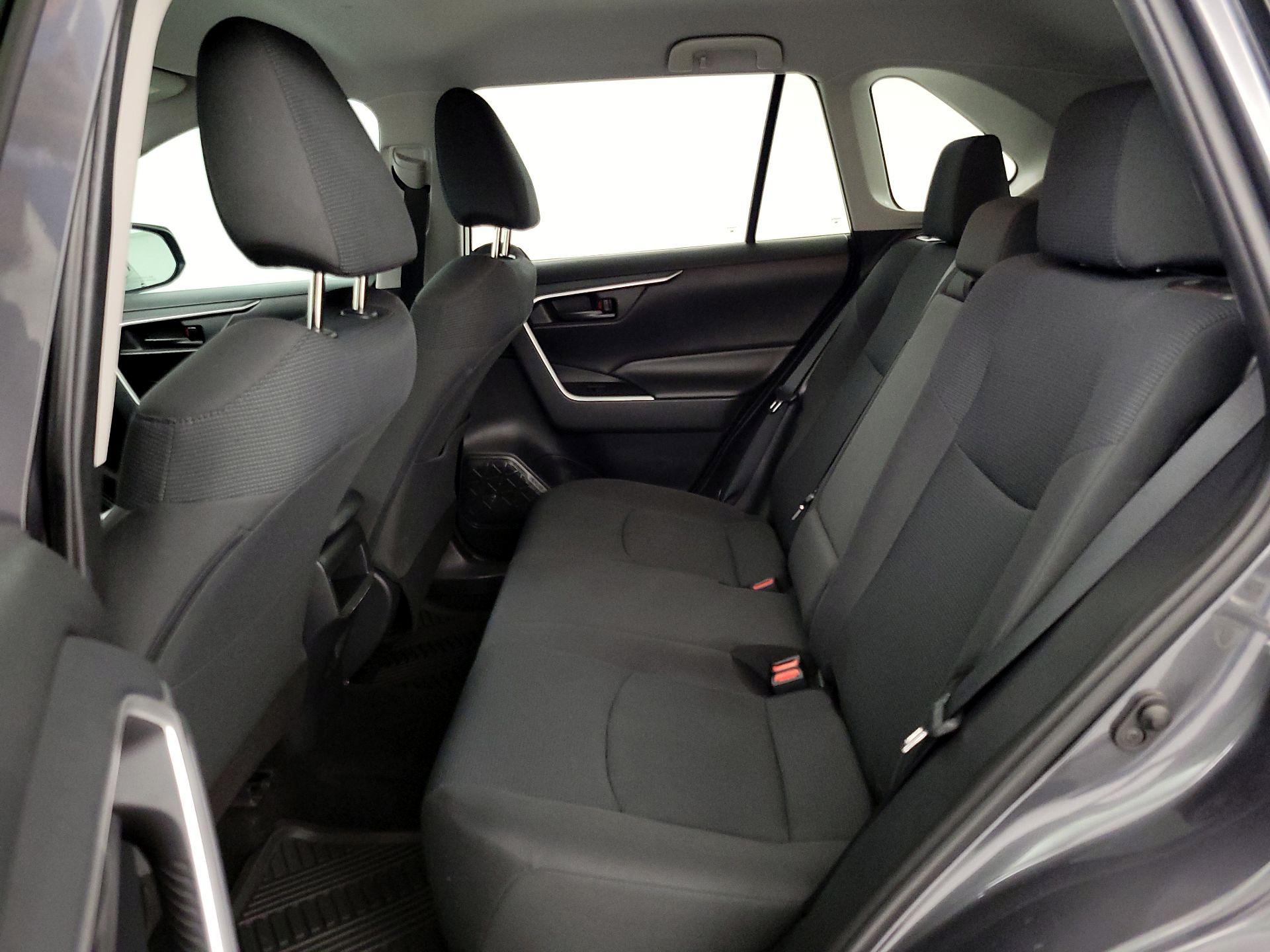 Thumbnail: 2019 Toyota RAV4 - 19