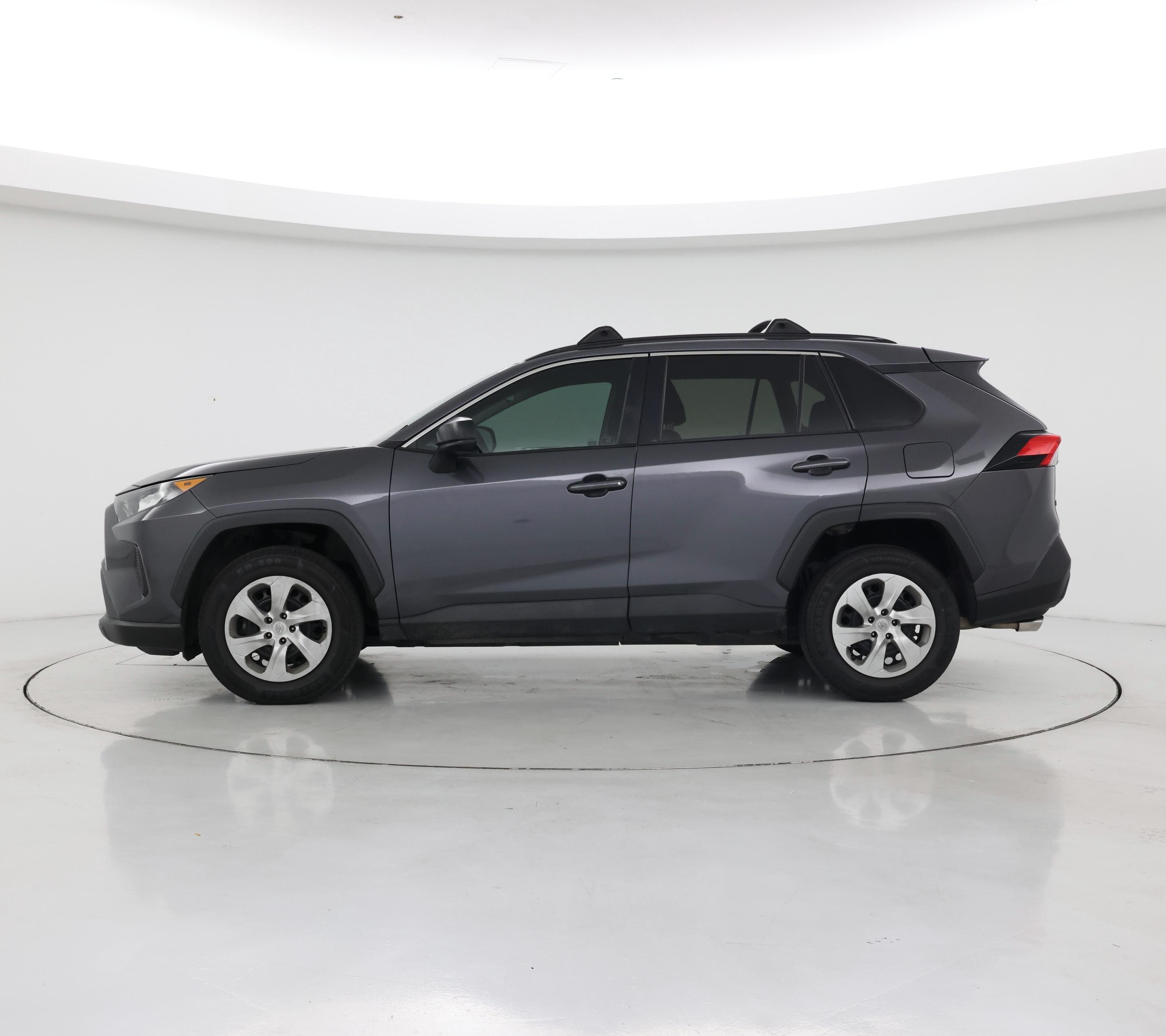 Thumbnail: 2019 Toyota RAV4 - 3