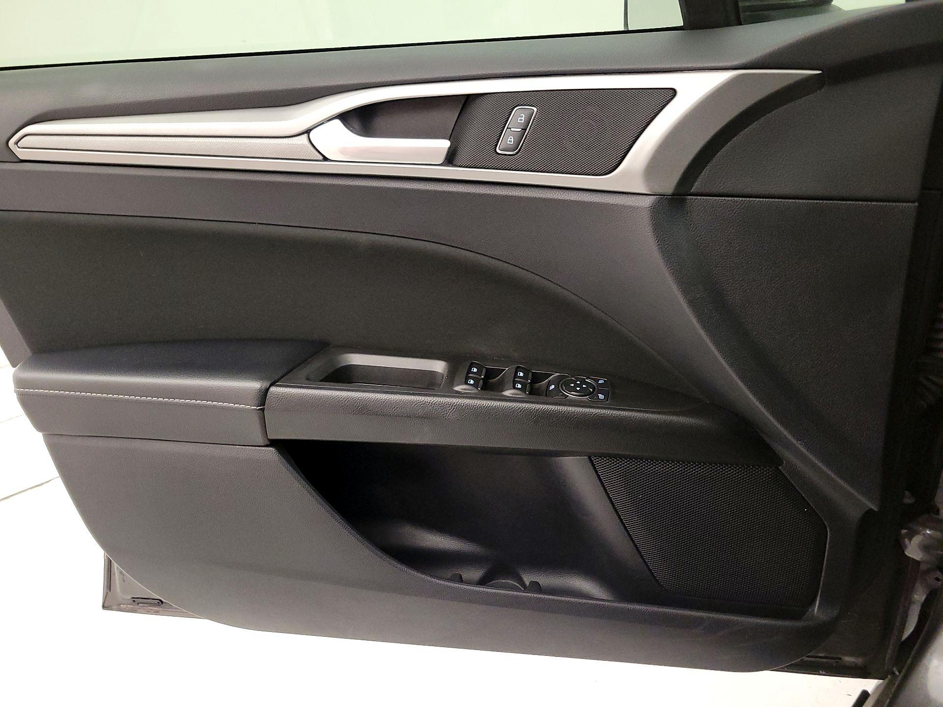 Thumbnail: 2020 Ford Fusion - 12